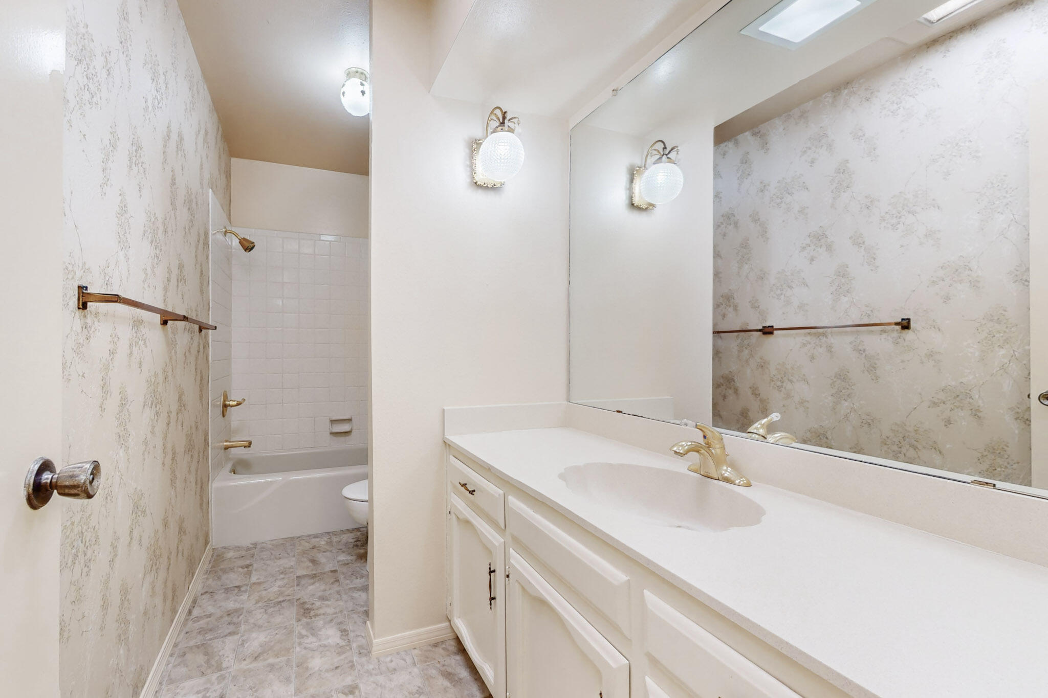 1103 BERNALILLO Place