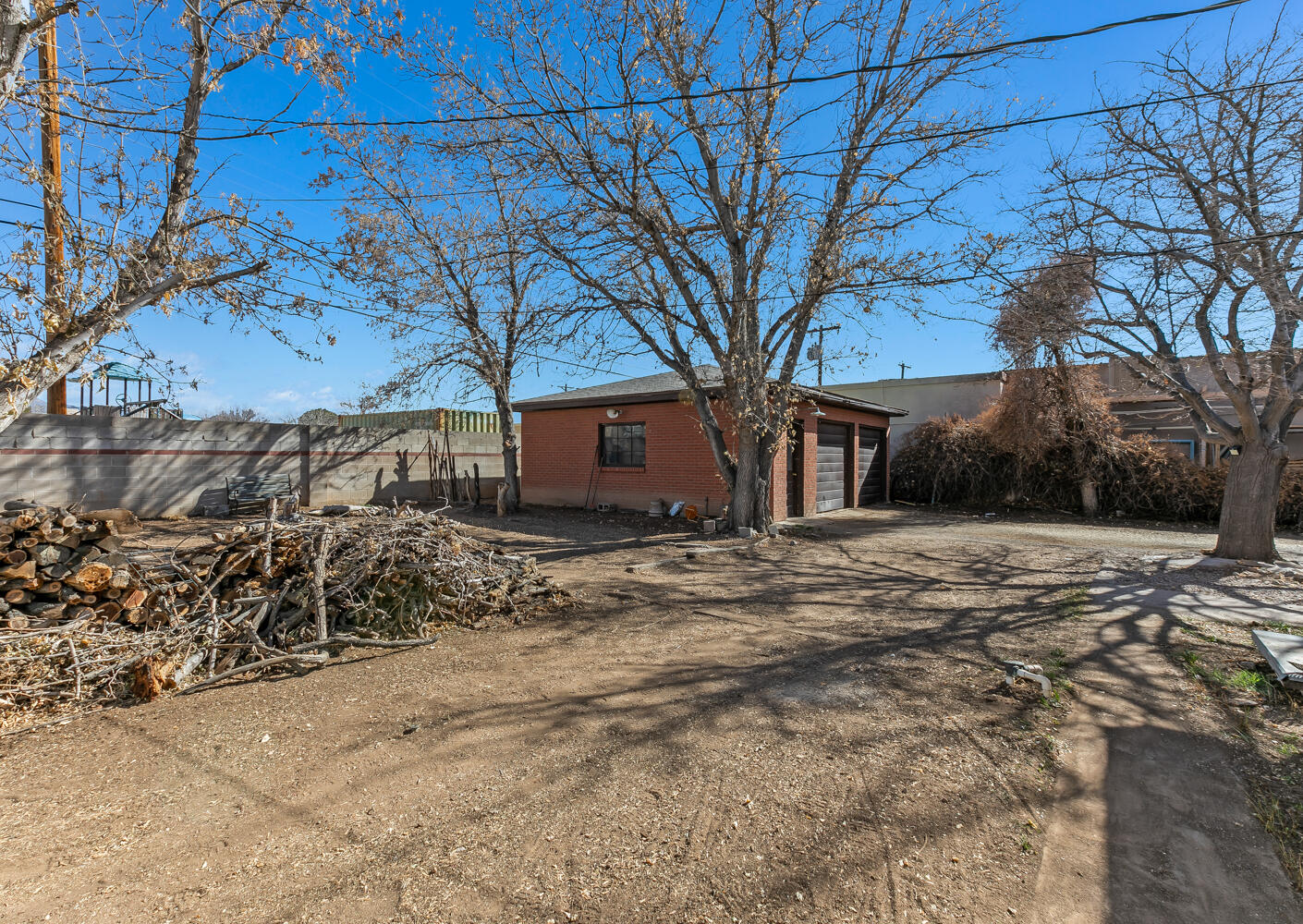 2620 CARDENAS Drive NE