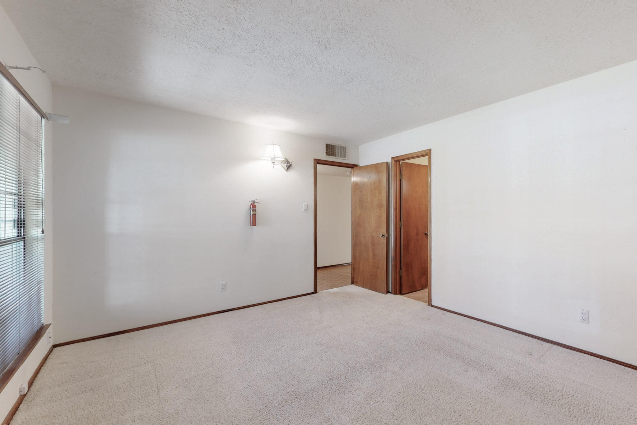 1933 CHANDELLE Loop NE