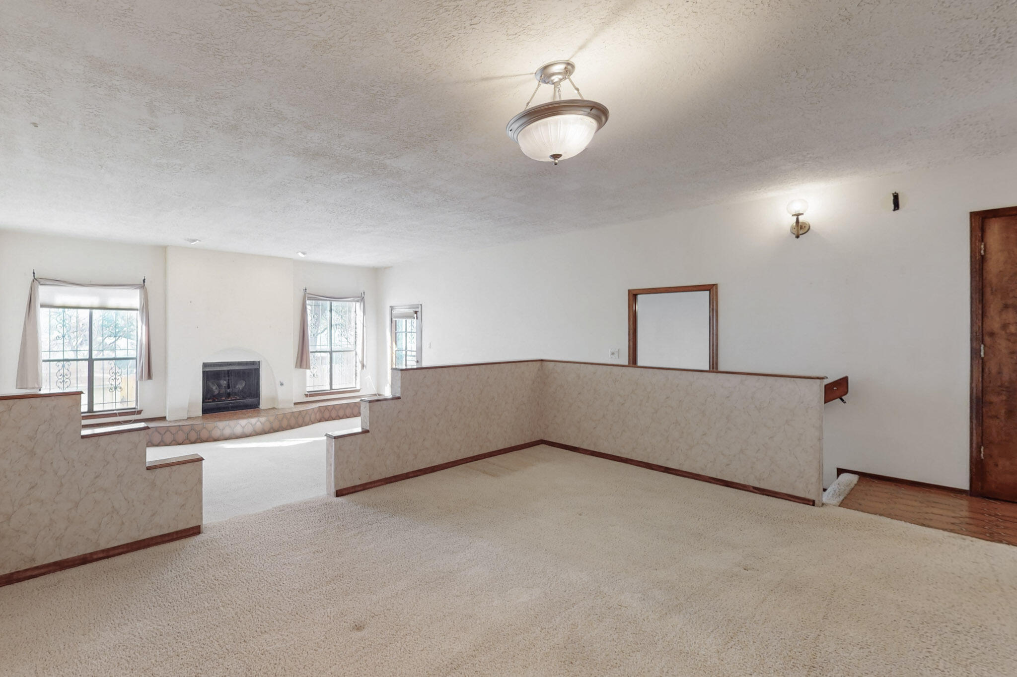 1933 CHANDELLE Loop NE