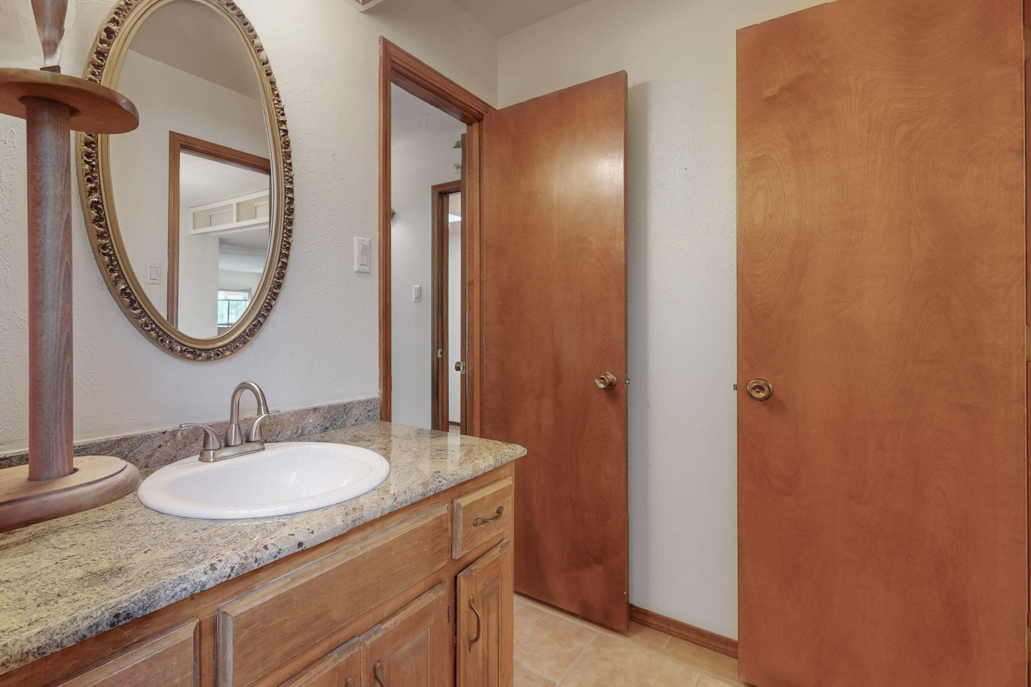 1933 CHANDELLE Loop NE
