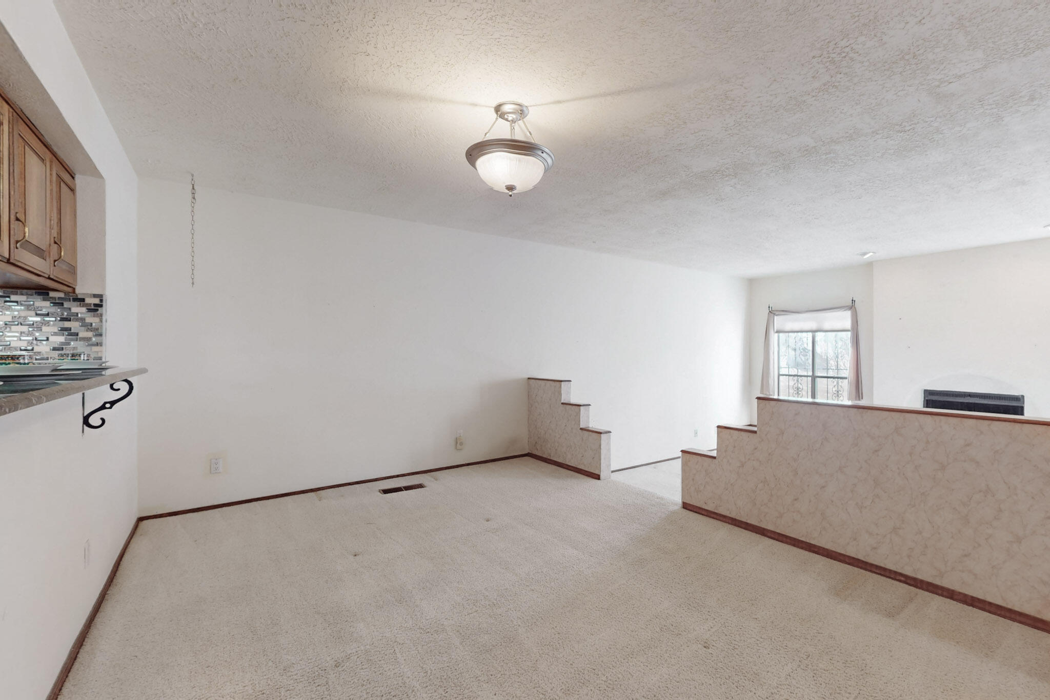 1933 CHANDELLE Loop NE