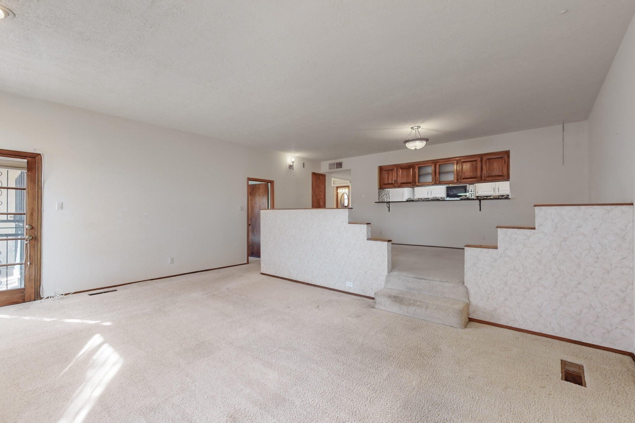 1933 CHANDELLE Loop NE