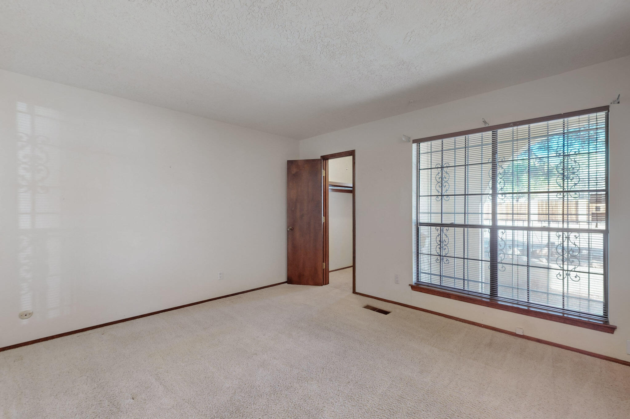 1933 CHANDELLE Loop NE