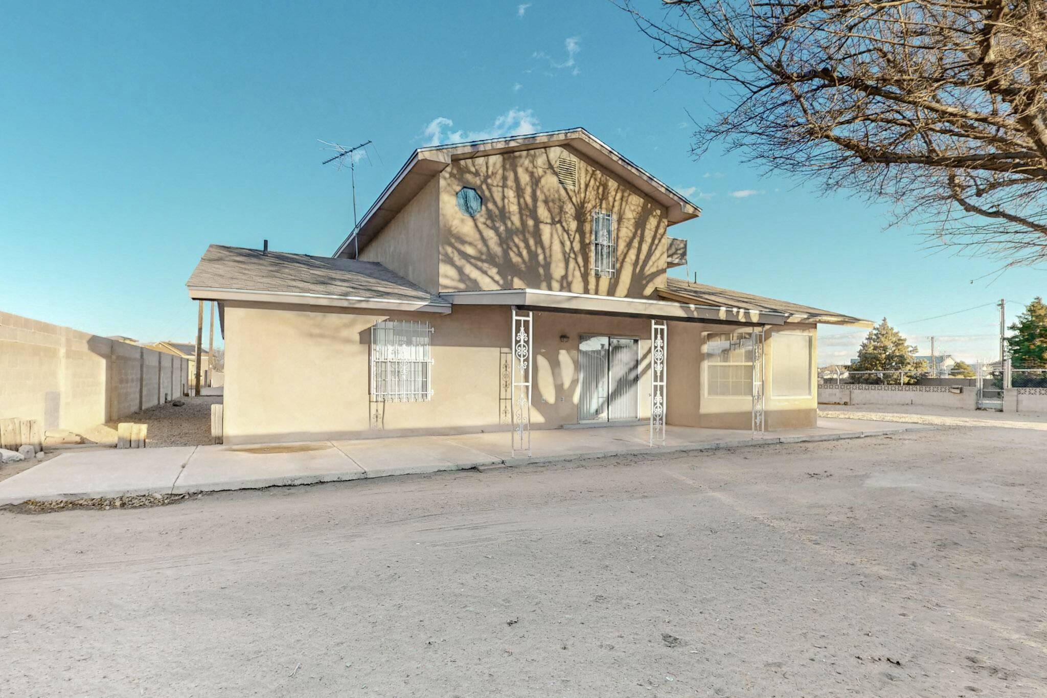 921 RomaDora Lane