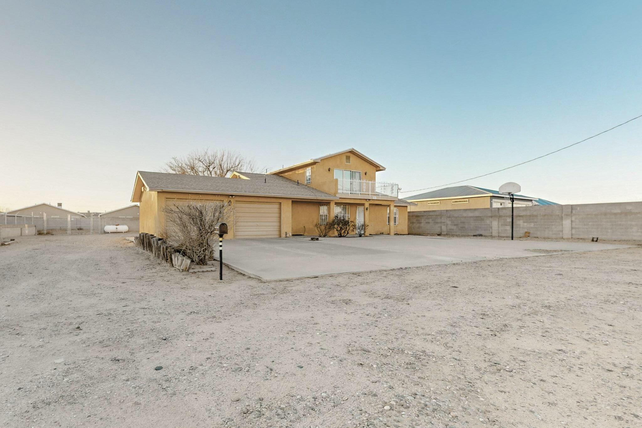 921 RomaDora Lane
