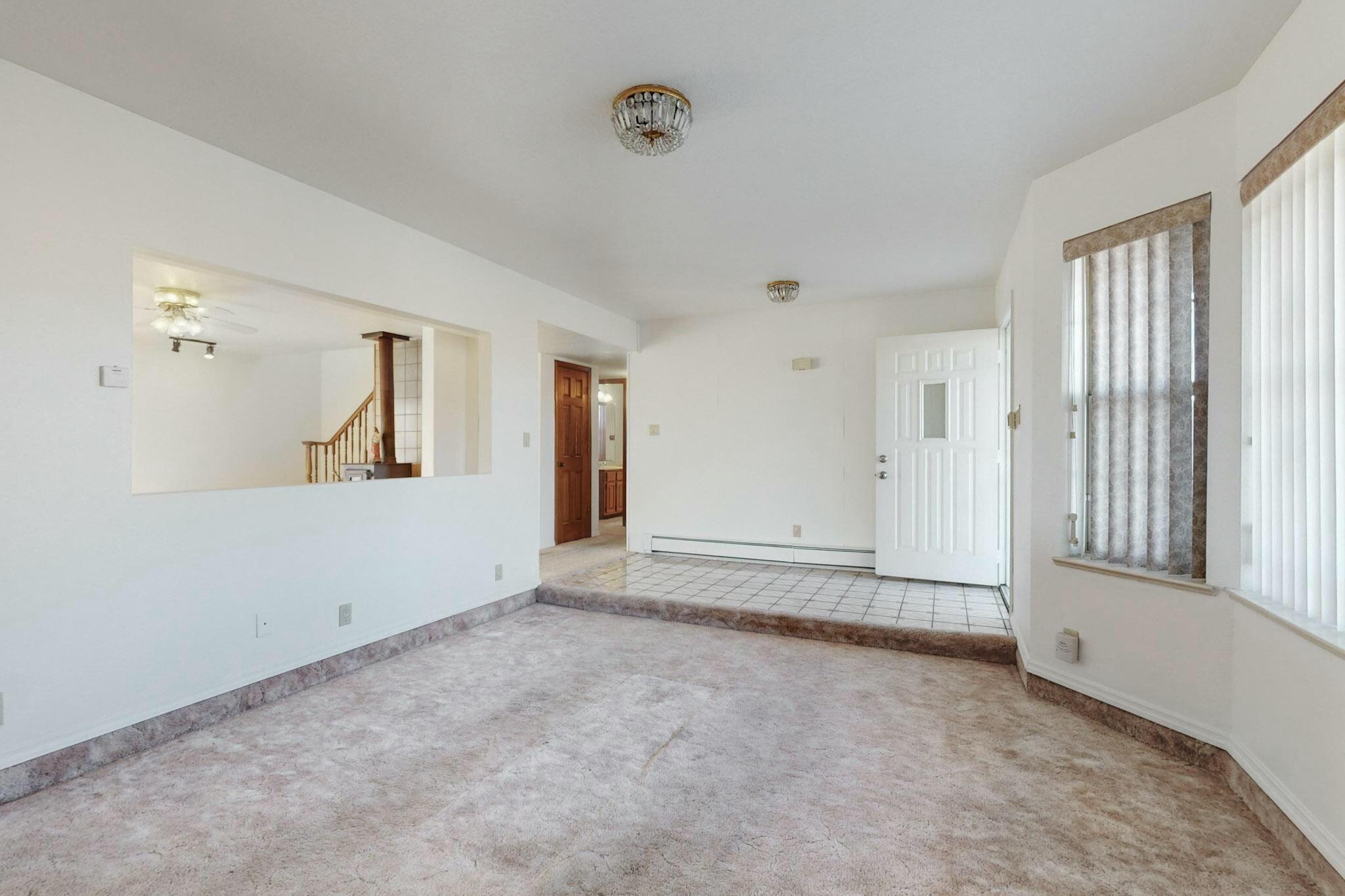 921 RomaDora Lane