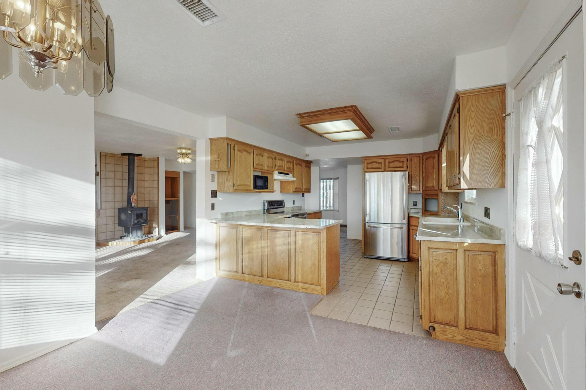 921 RomaDora Lane
