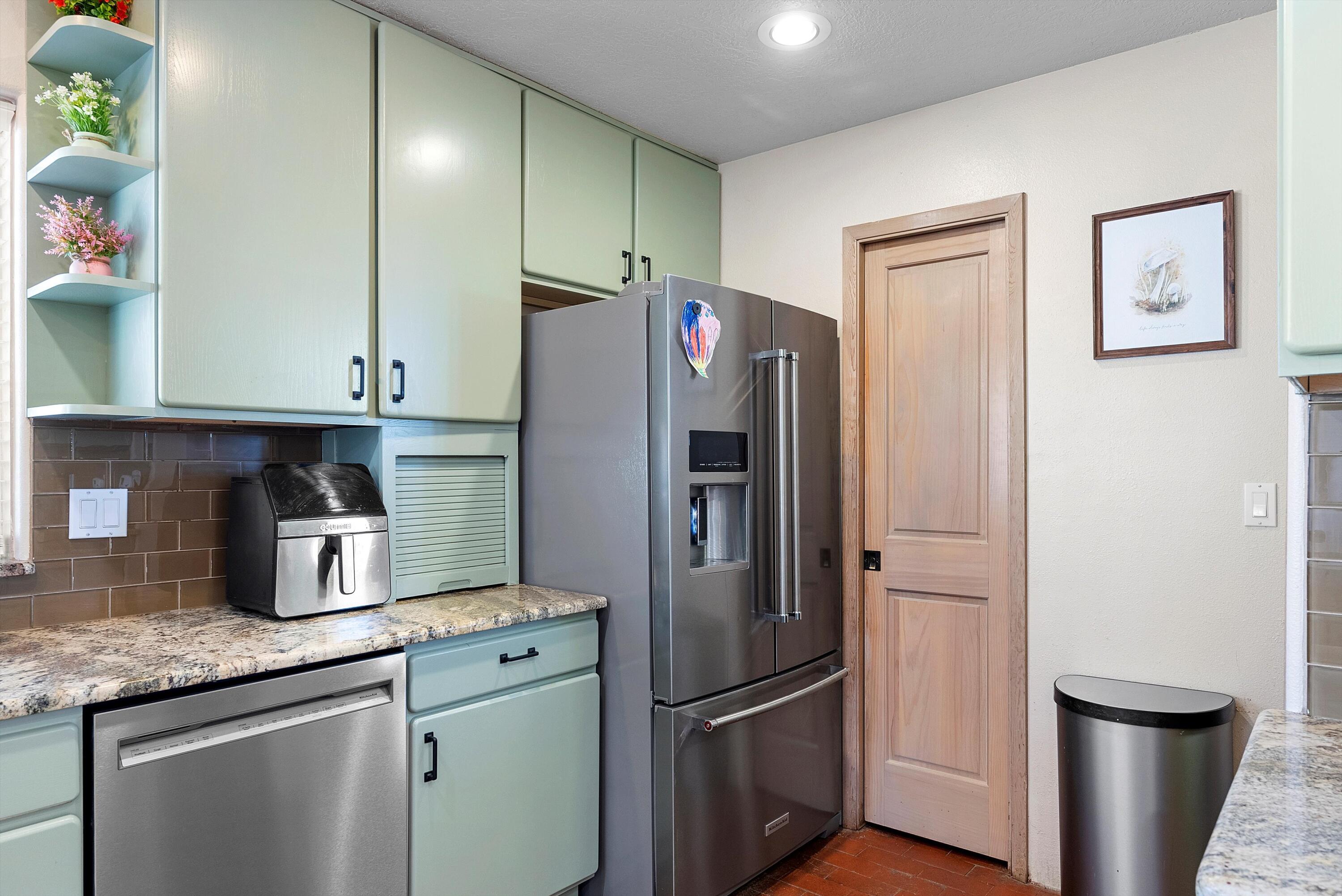 11211 OAKLAND Avenue NE