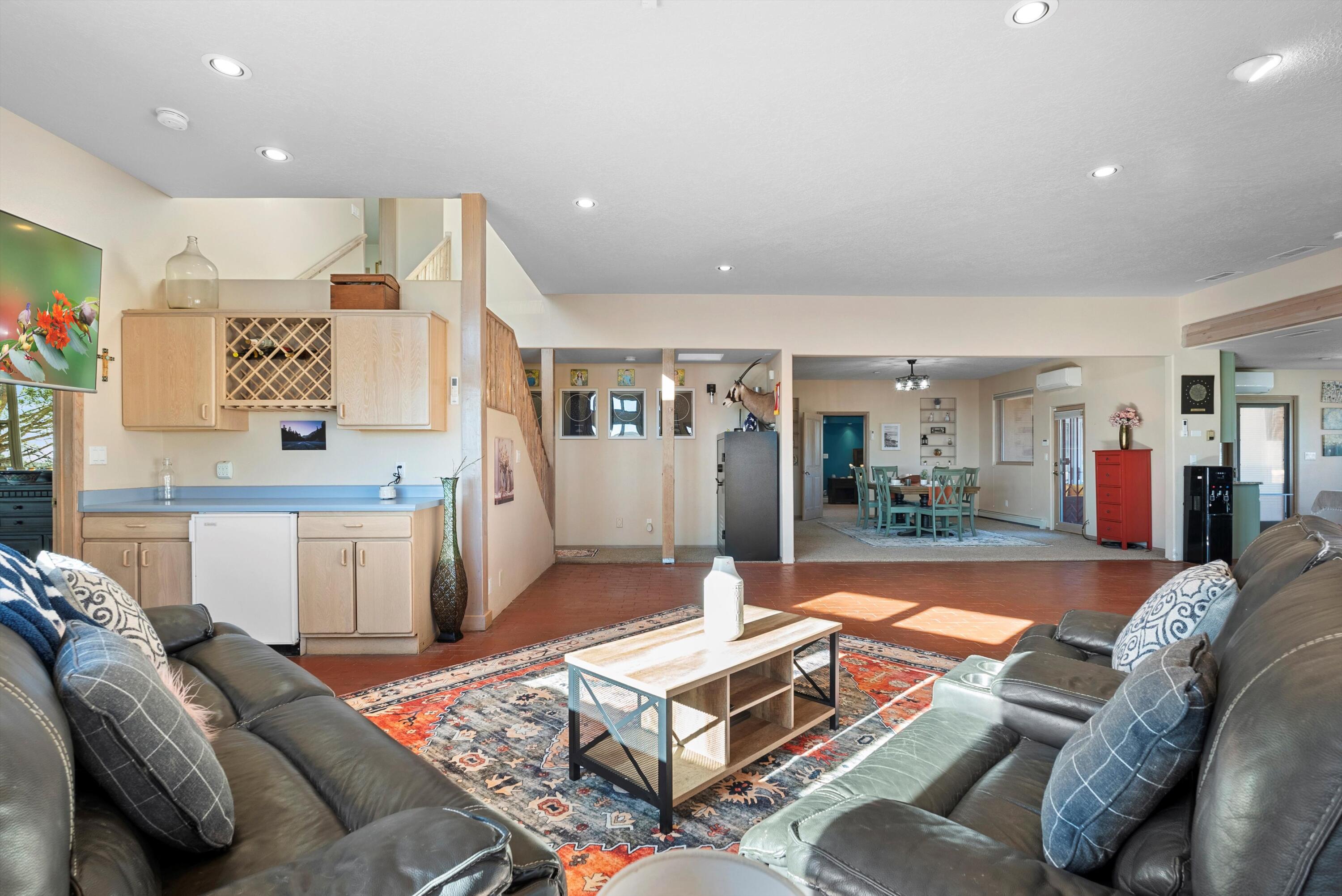 11211 OAKLAND Avenue NE