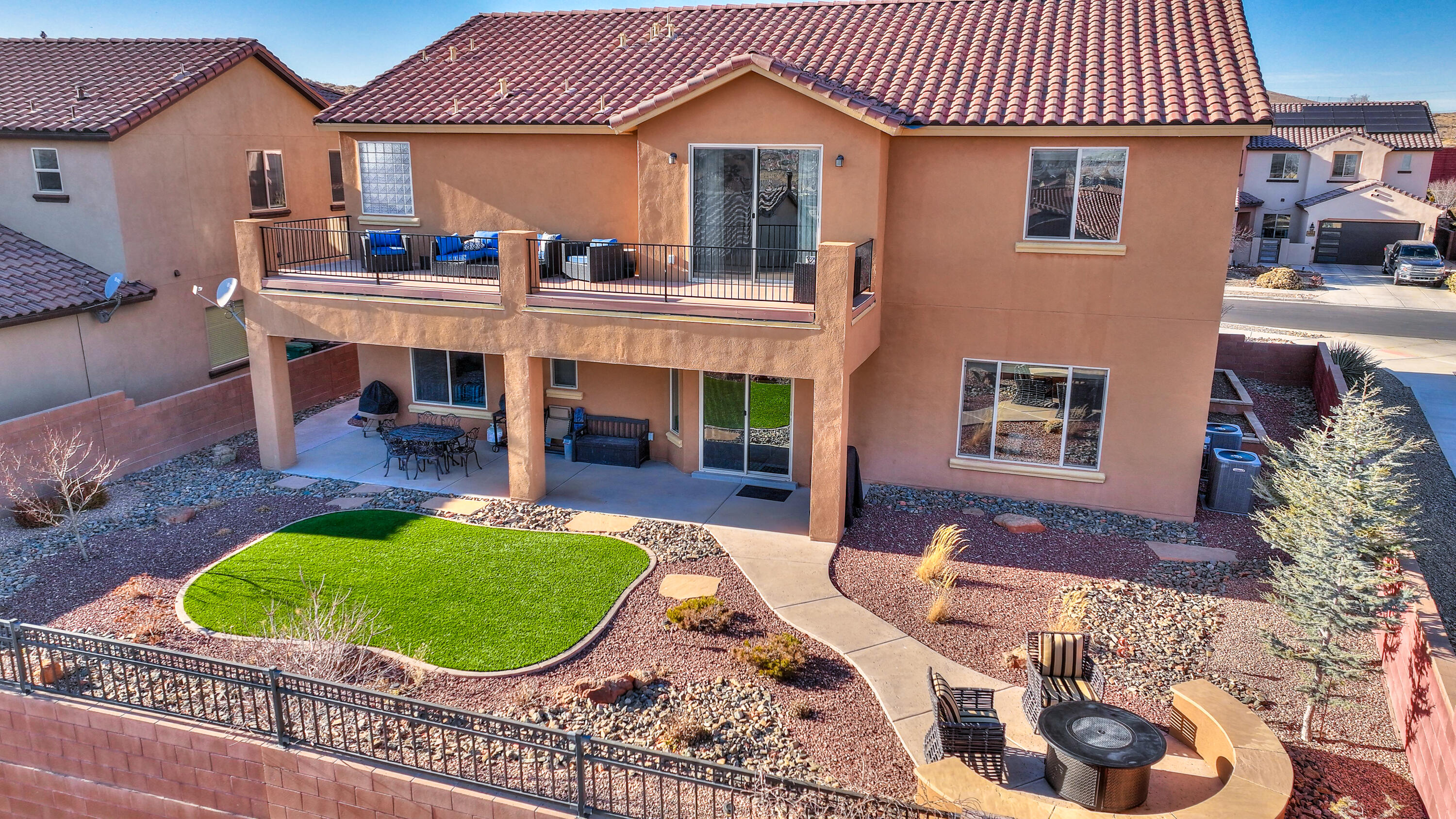 848 MESA ROJA Trail NE