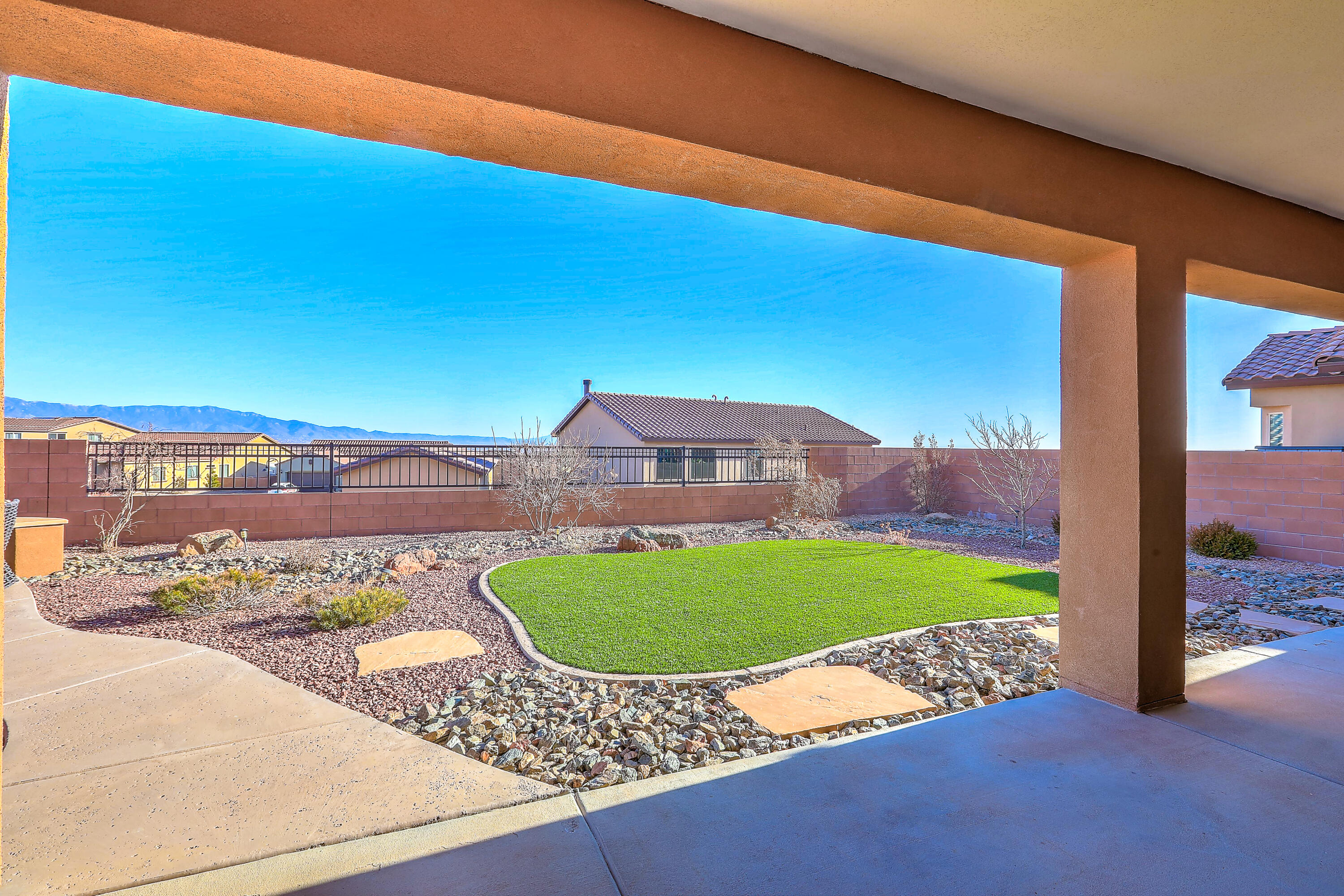 848 MESA ROJA Trail NE