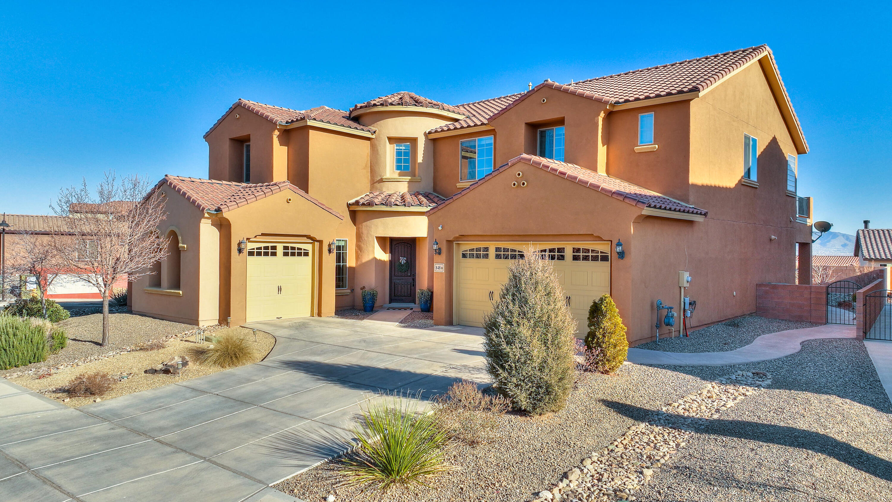 848 MESA ROJA Trail NE