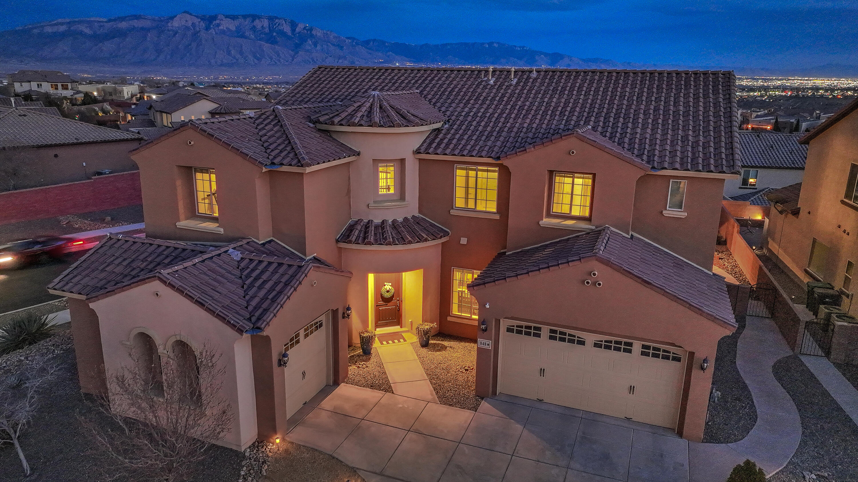 848 MESA ROJA Trail NE