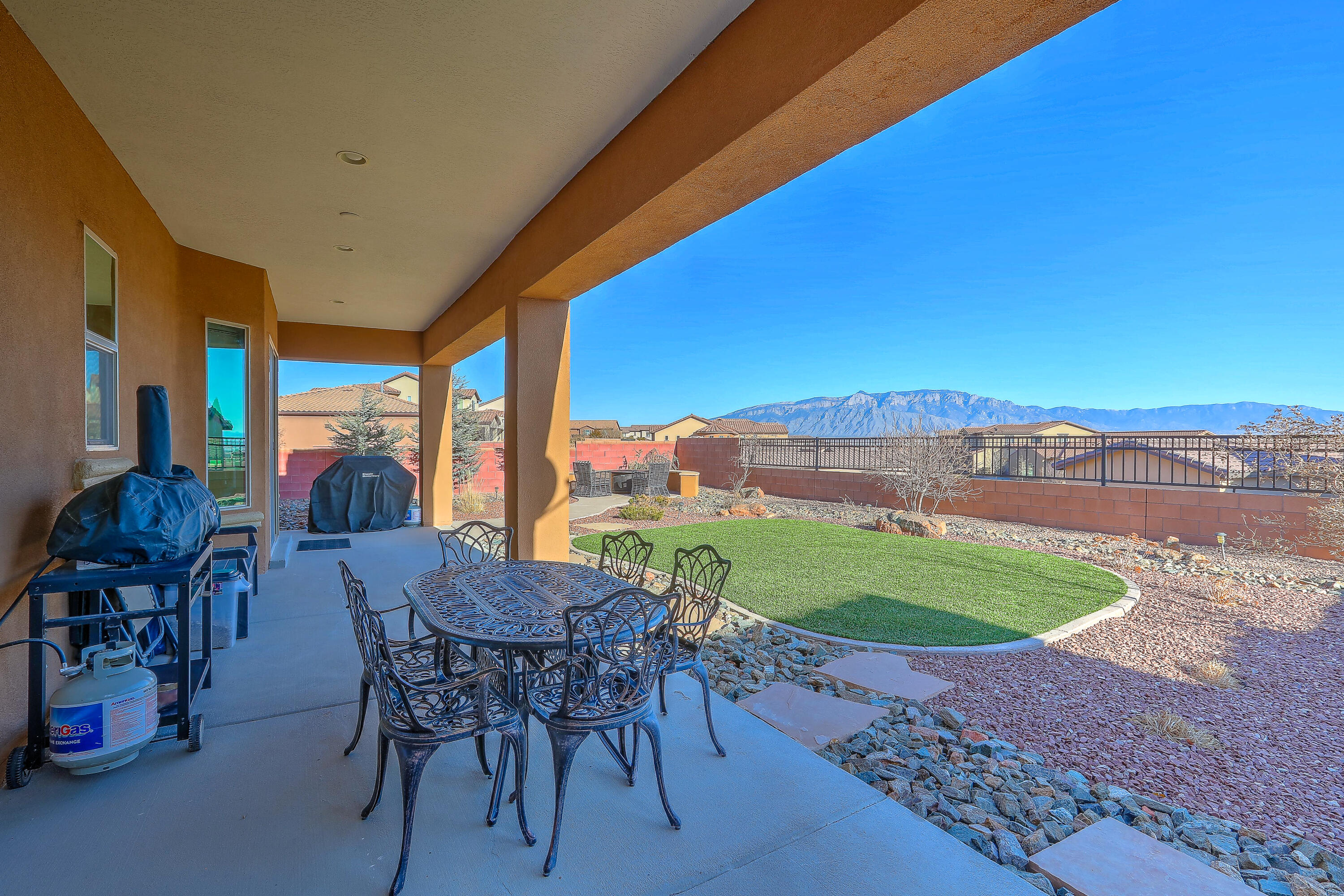 848 MESA ROJA Trail NE