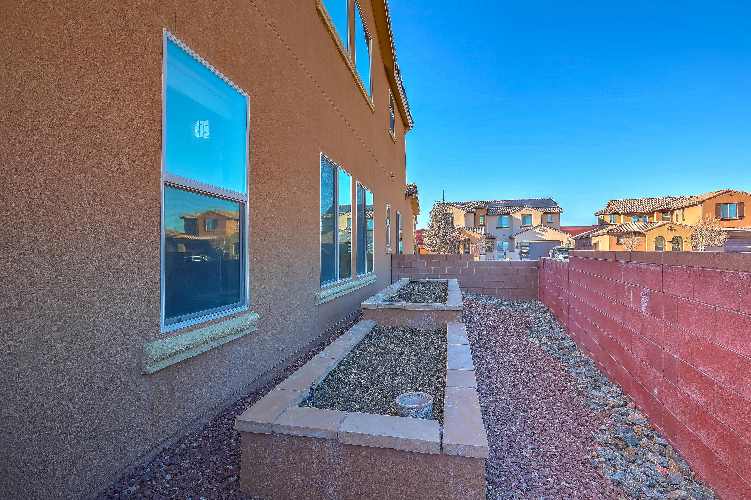 848 MESA ROJA Trail NE