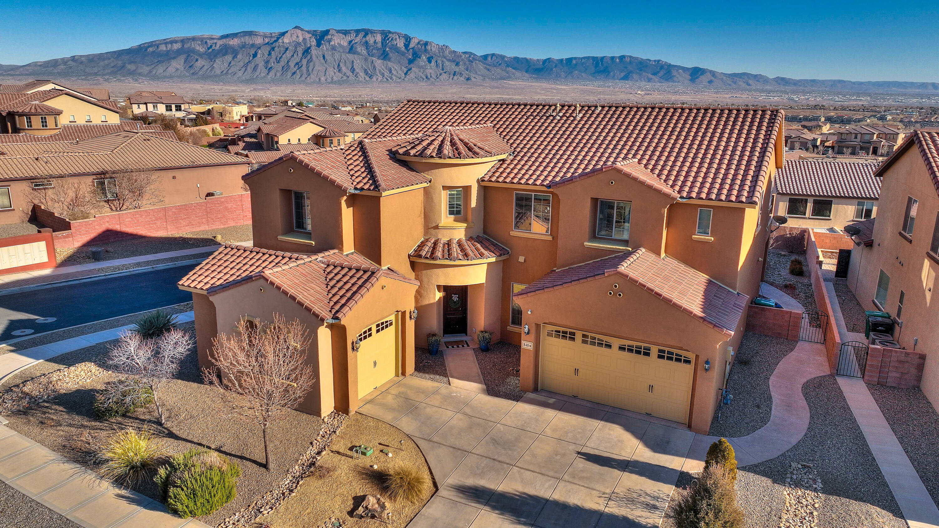 848 MESA ROJA Trail NE
