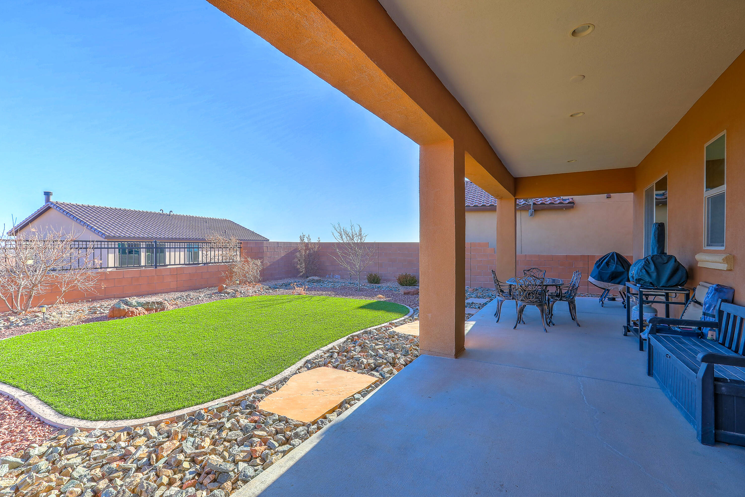 848 MESA ROJA Trail NE