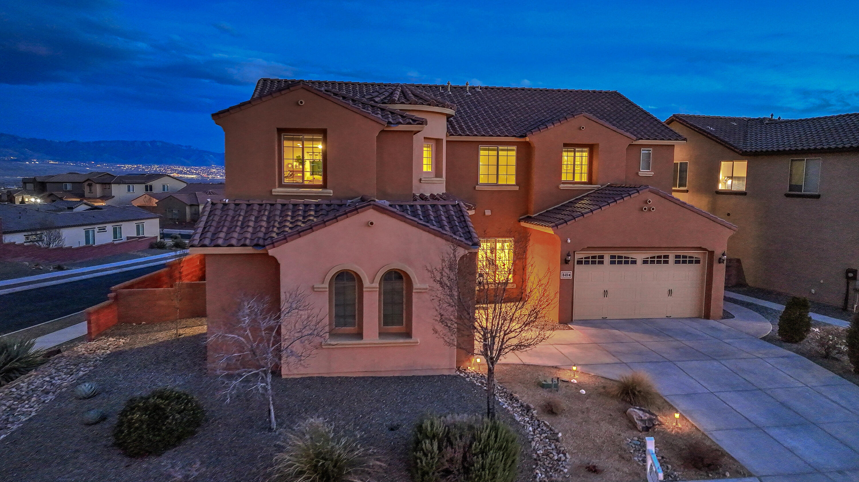 848 MESA ROJA Trail NE