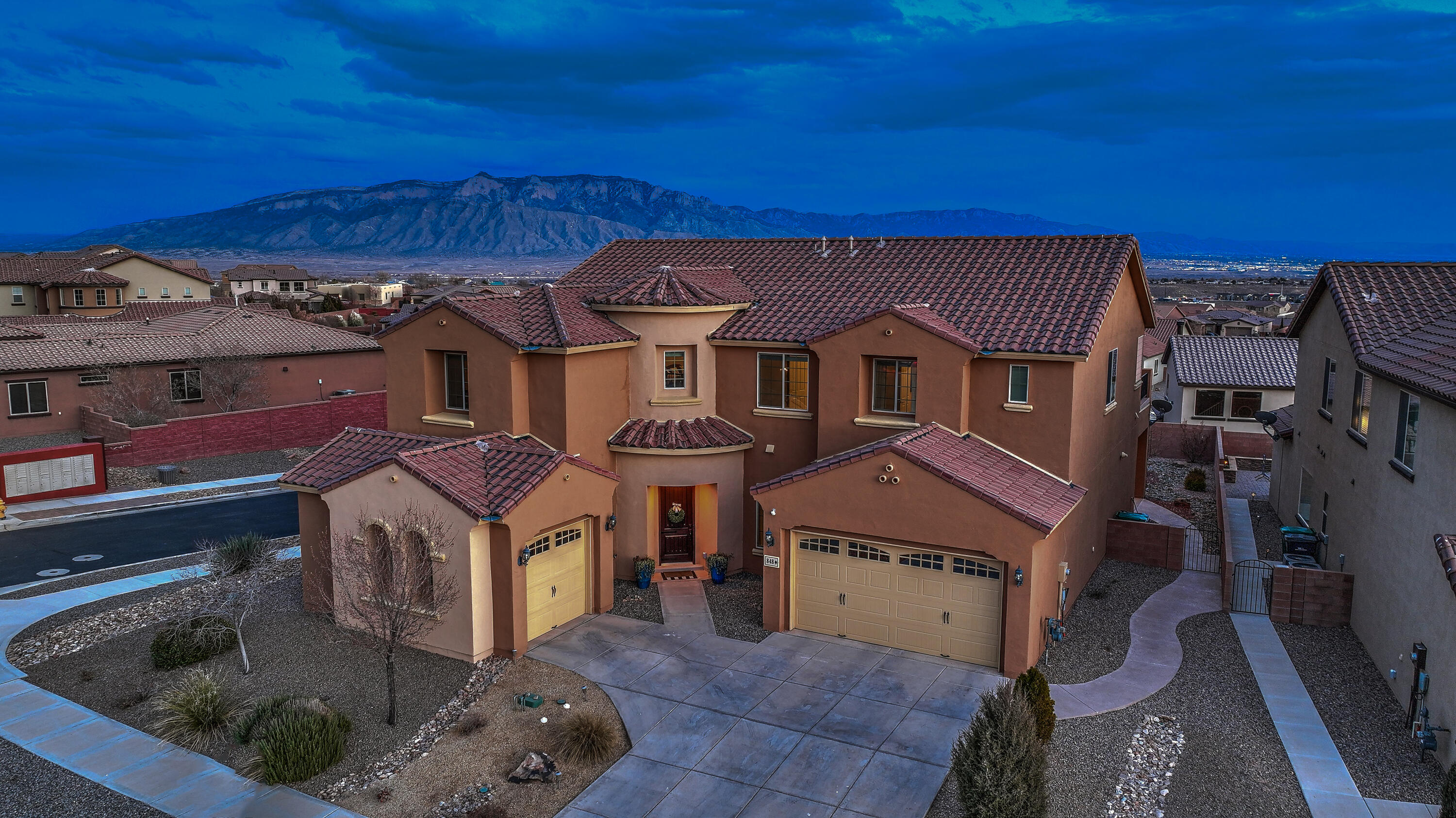 848 MESA ROJA Trail NE