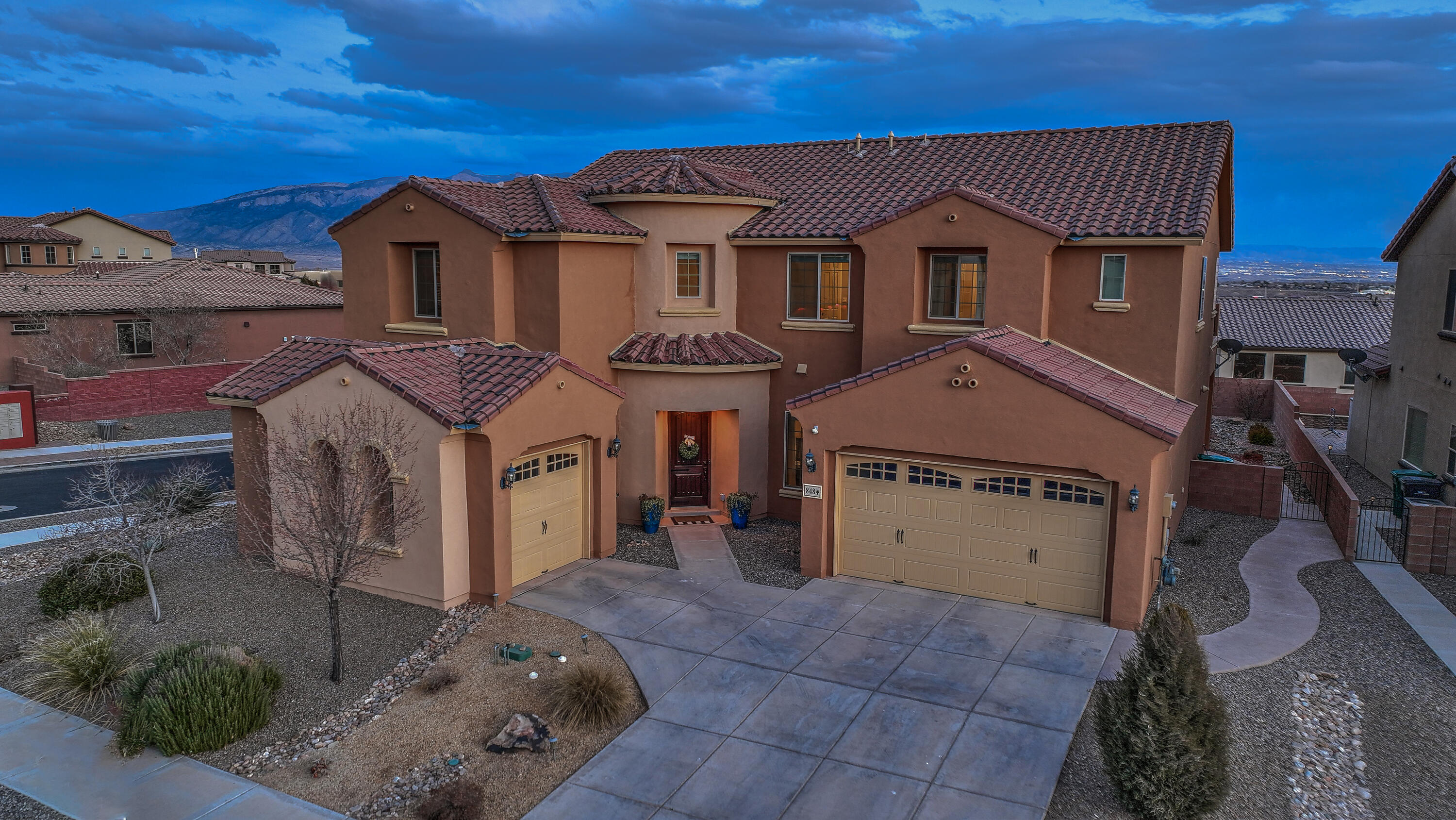 848 MESA ROJA Trail NE