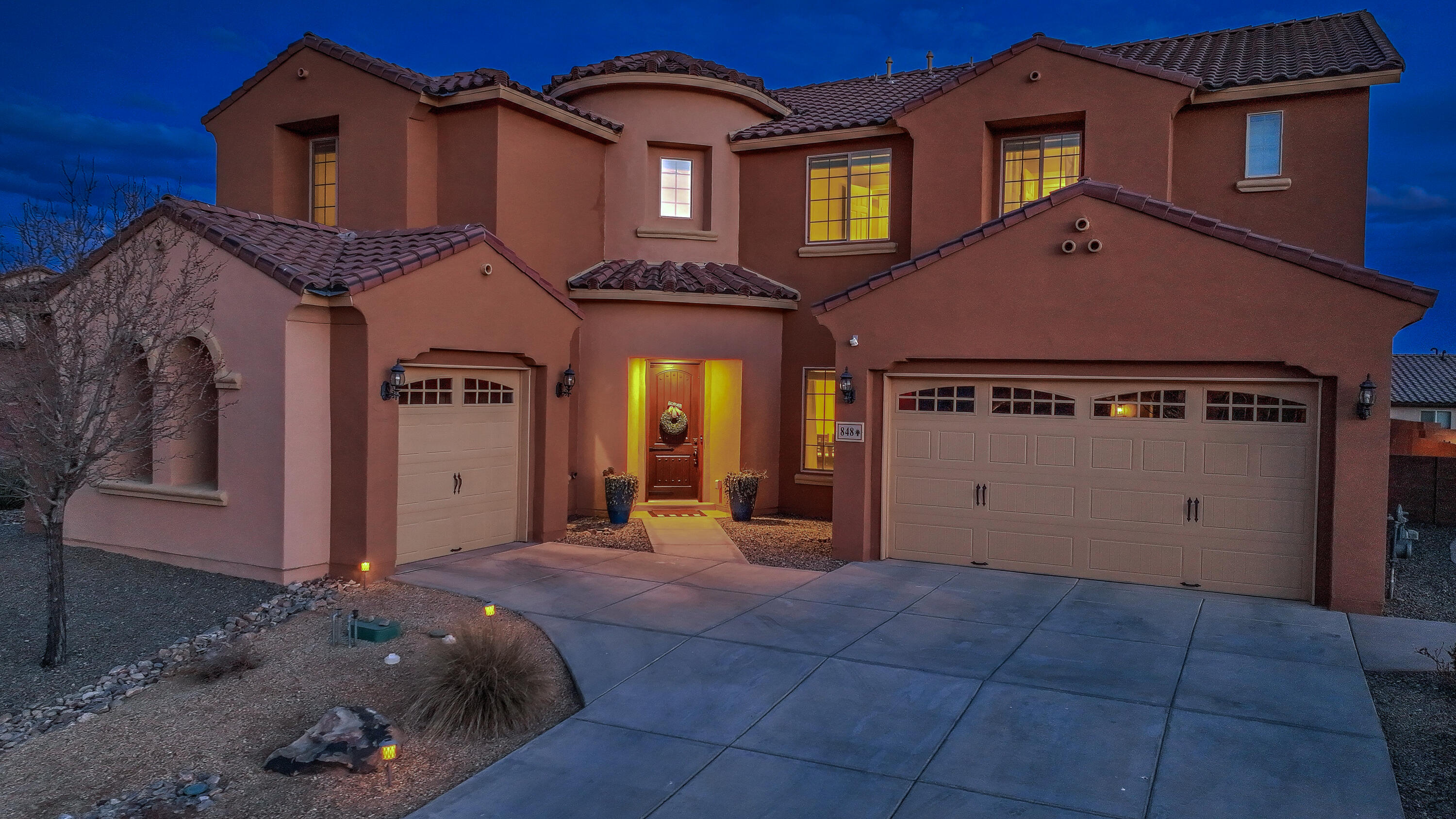 848 MESA ROJA Trail NE