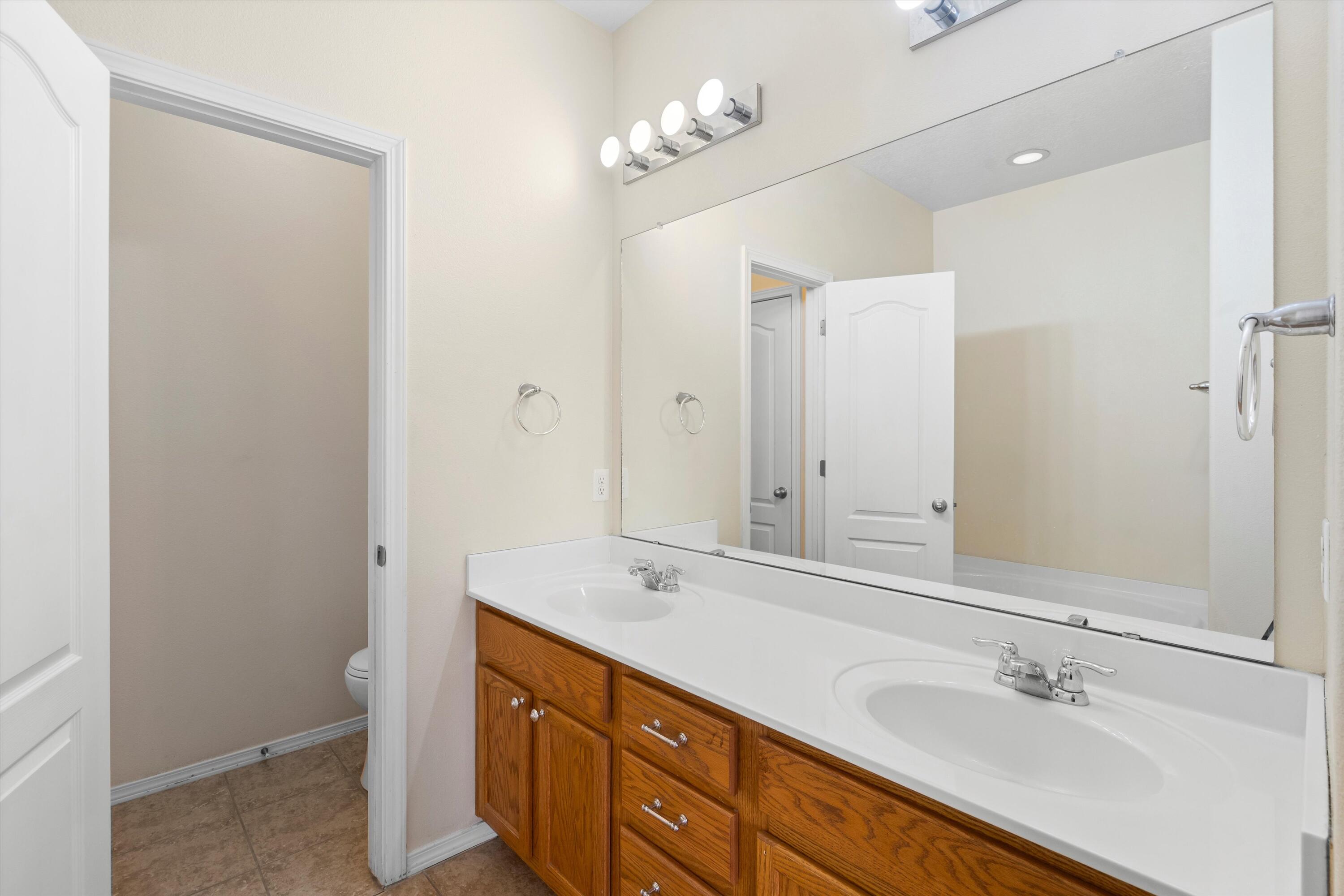 3610 BUCKSKIN Loop NE