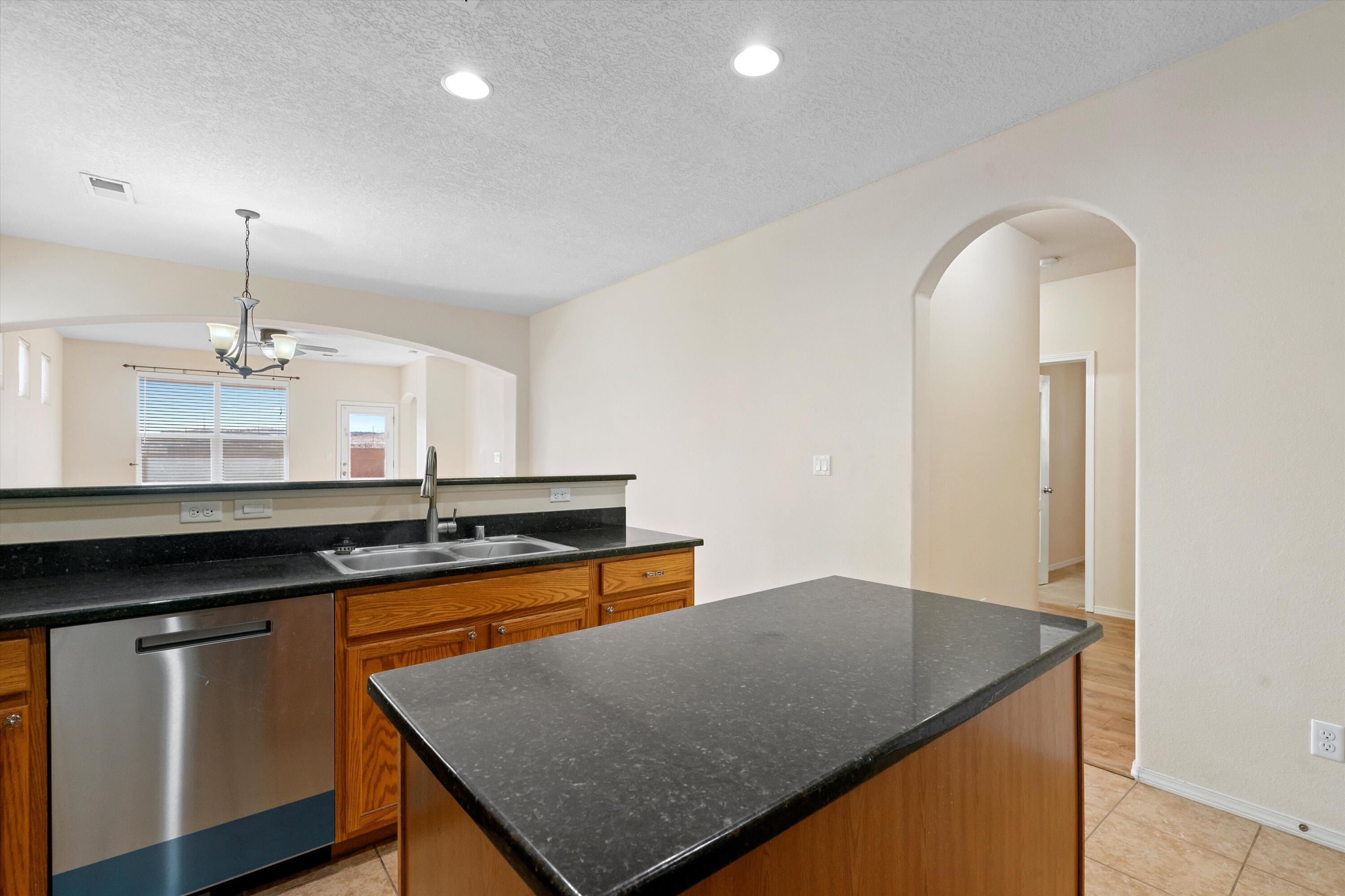 3610 BUCKSKIN Loop NE