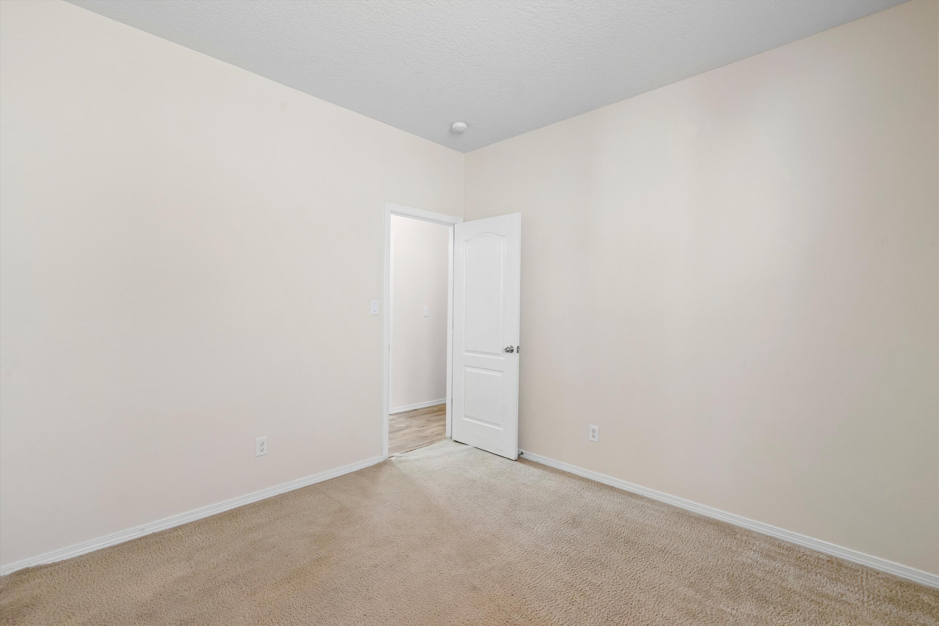 3610 BUCKSKIN Loop NE