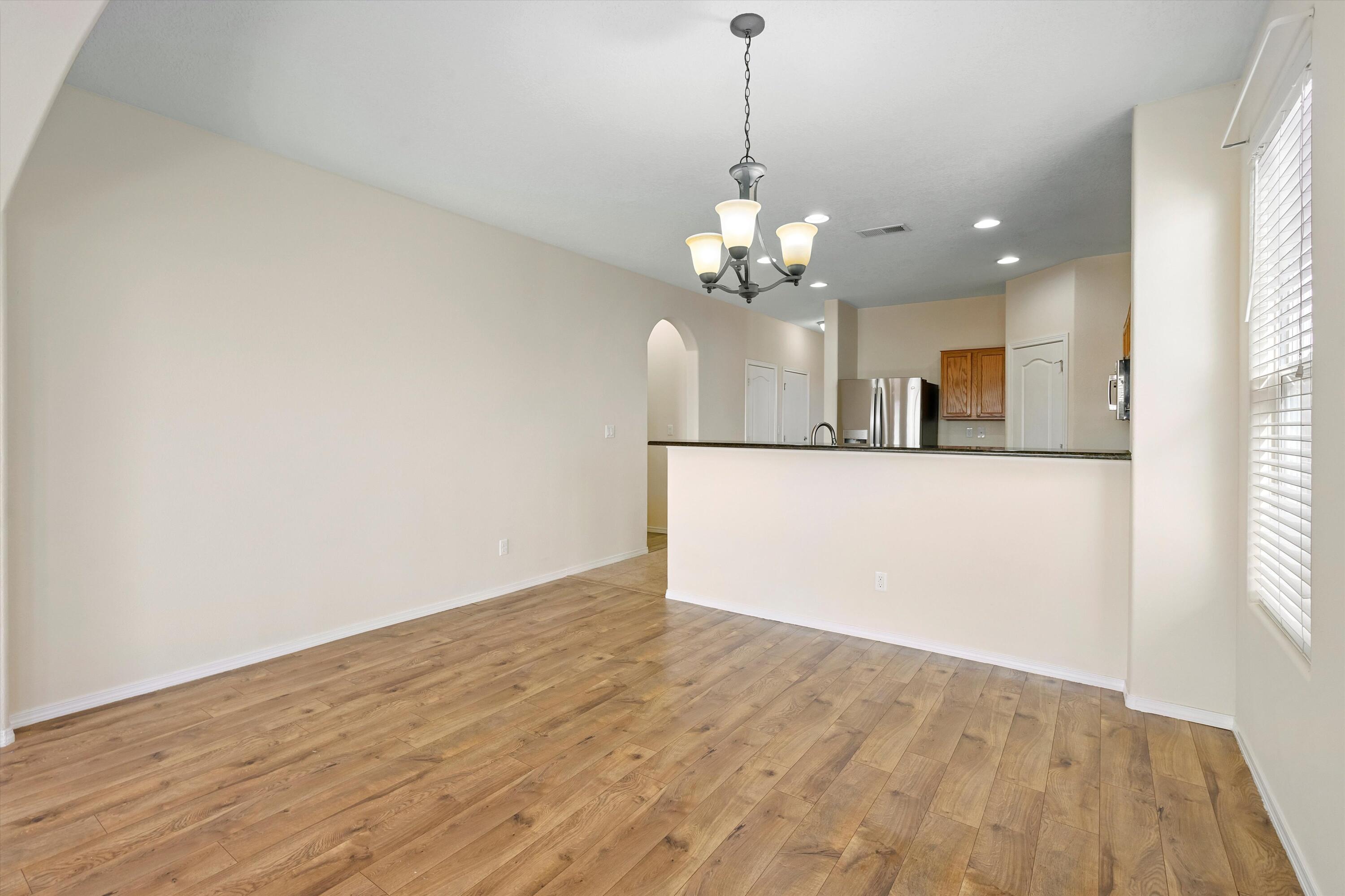 3610 BUCKSKIN Loop NE