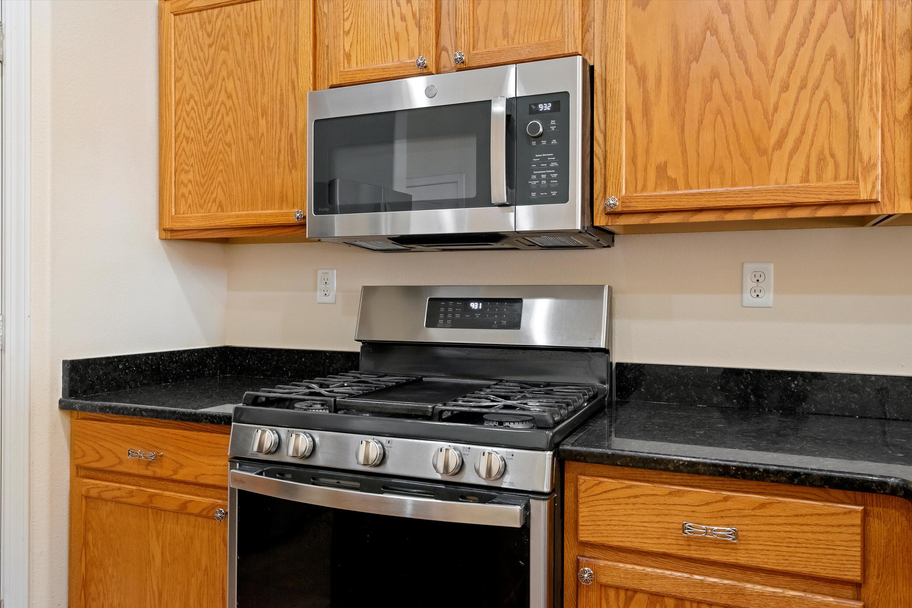 3610 BUCKSKIN Loop NE