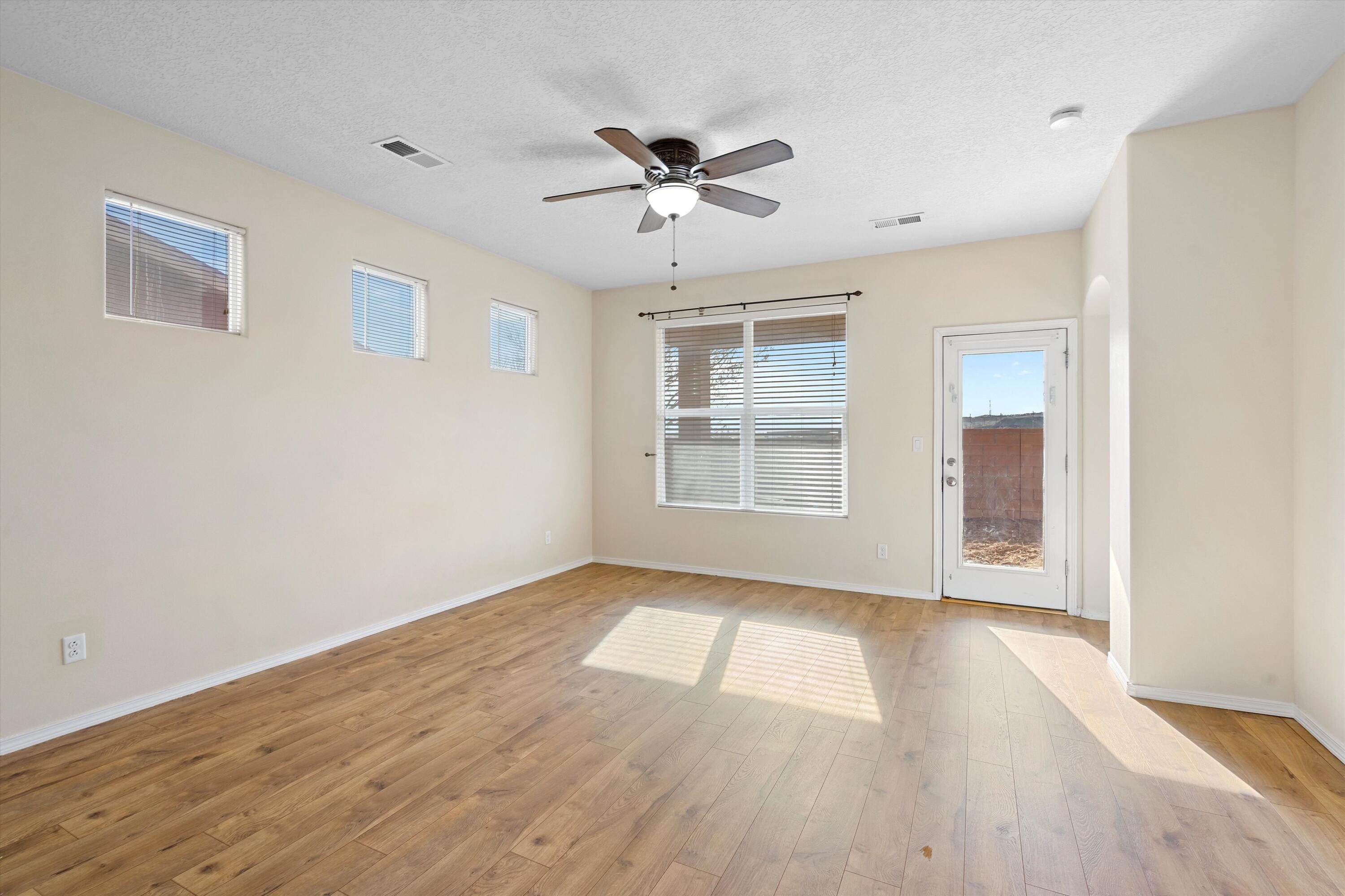 3610 BUCKSKIN Loop NE