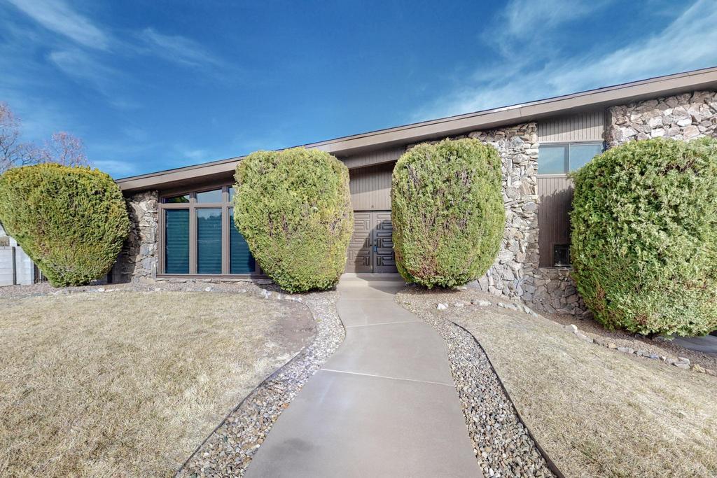 3920 CAMINO DE LA SIERRA NE