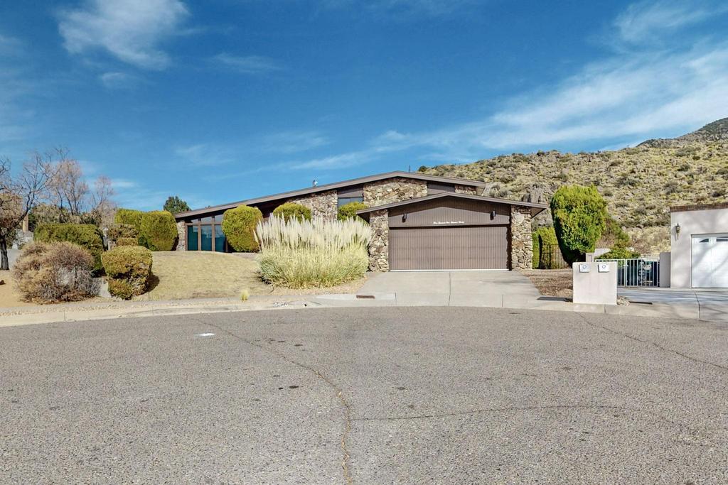 3920 CAMINO DE LA SIERRA NE