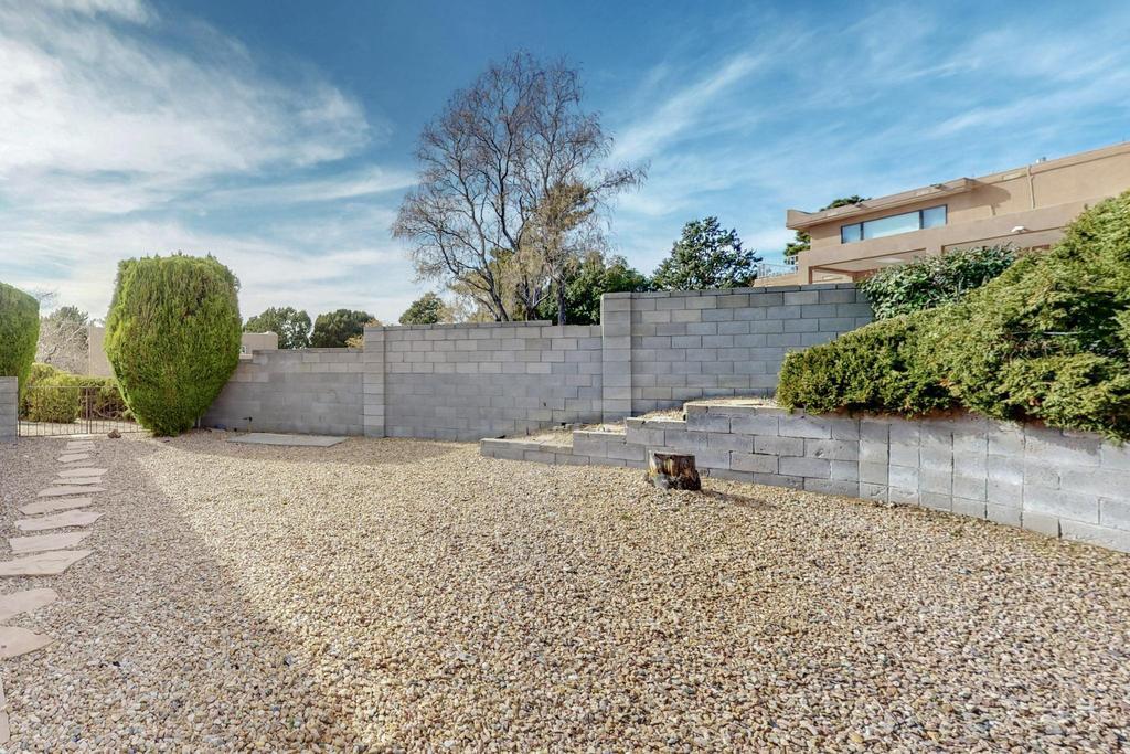 3920 CAMINO DE LA SIERRA NE