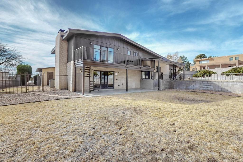 3920 CAMINO DE LA SIERRA NE