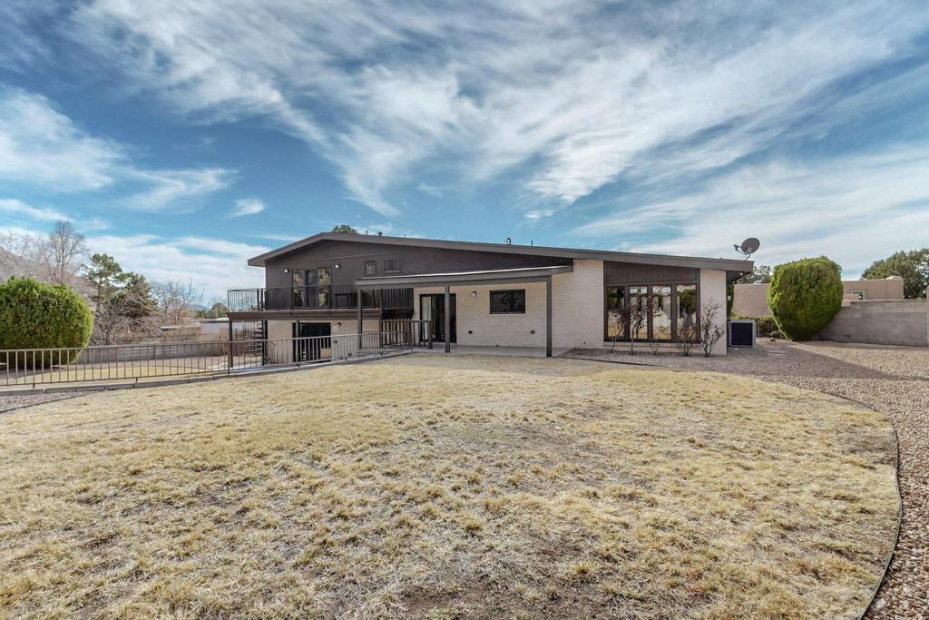 3920 CAMINO DE LA SIERRA NE