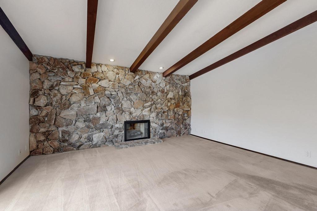 3920 CAMINO DE LA SIERRA NE