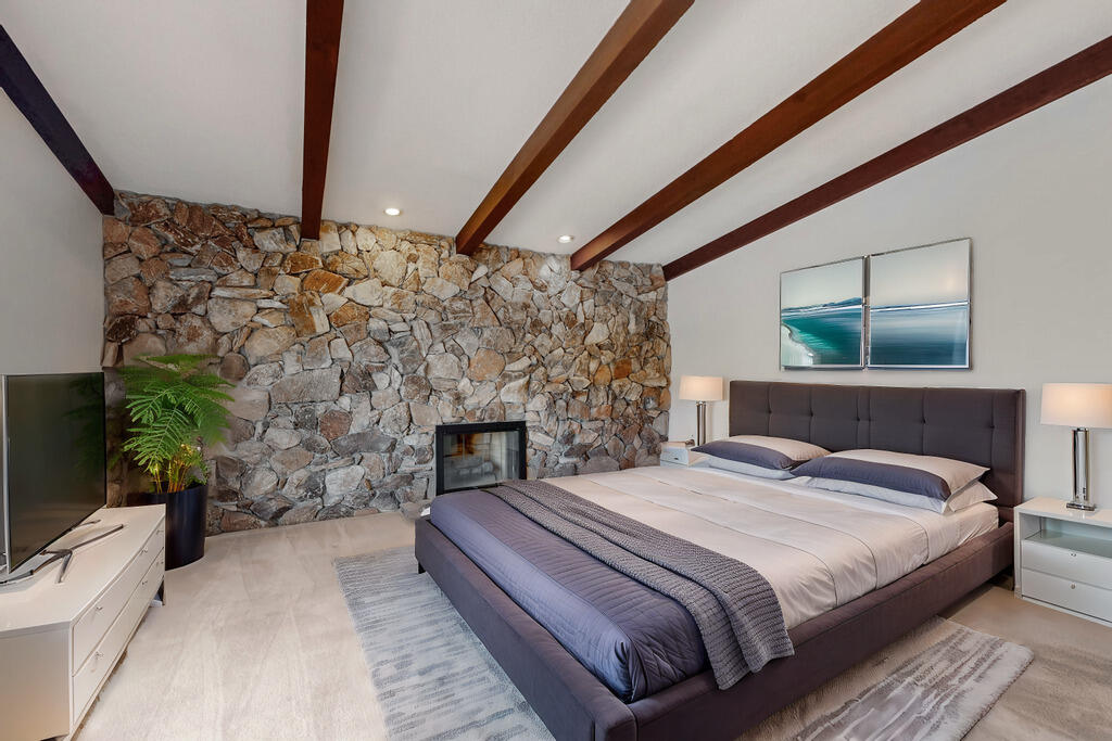 3920 CAMINO DE LA SIERRA NE