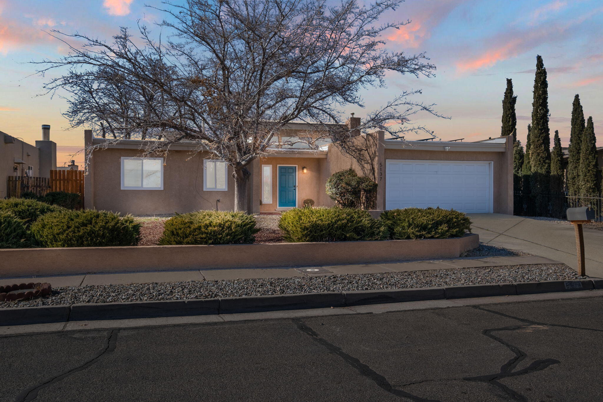 5137 CAMINO VISTA NW