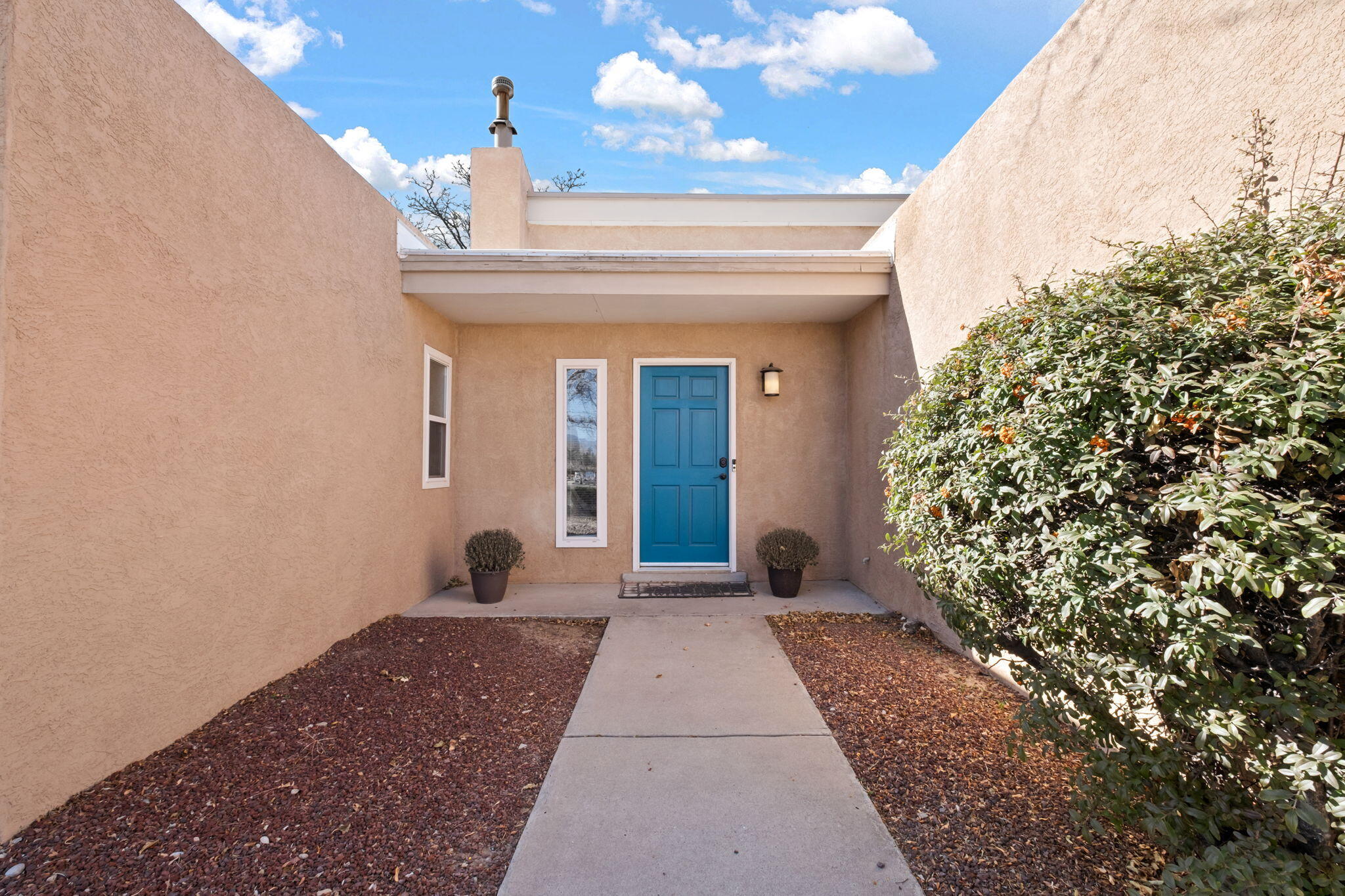 5137 CAMINO VISTA NW