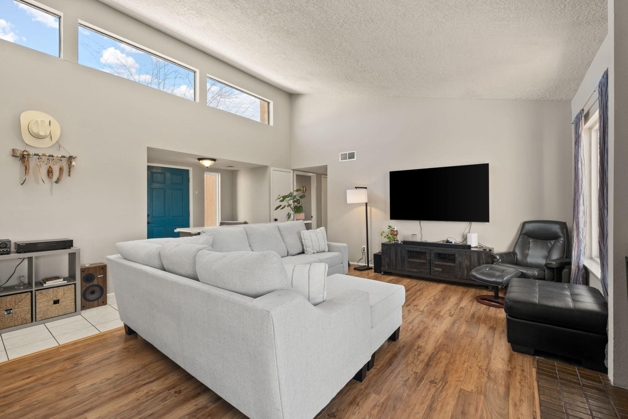 5137 CAMINO VISTA NW