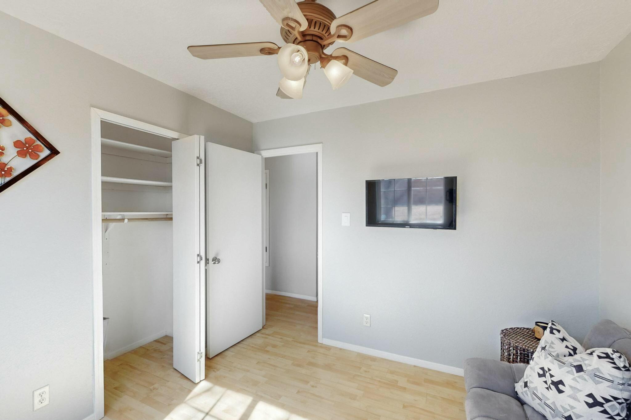 513 APACHE Loop SW