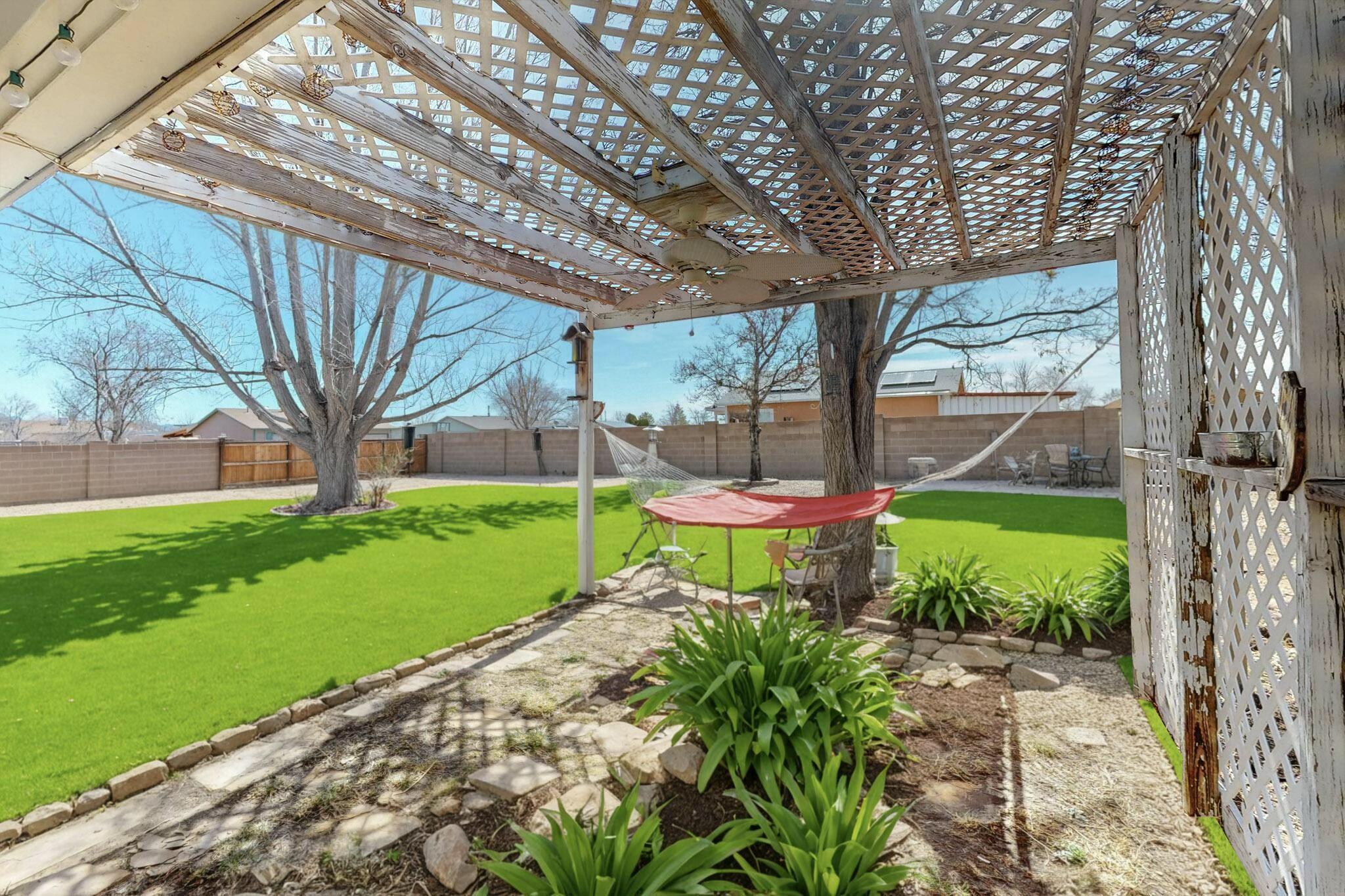 513 APACHE Loop SW