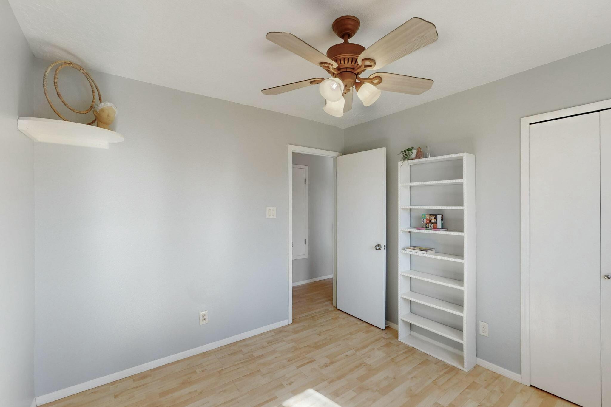 513 APACHE Loop SW