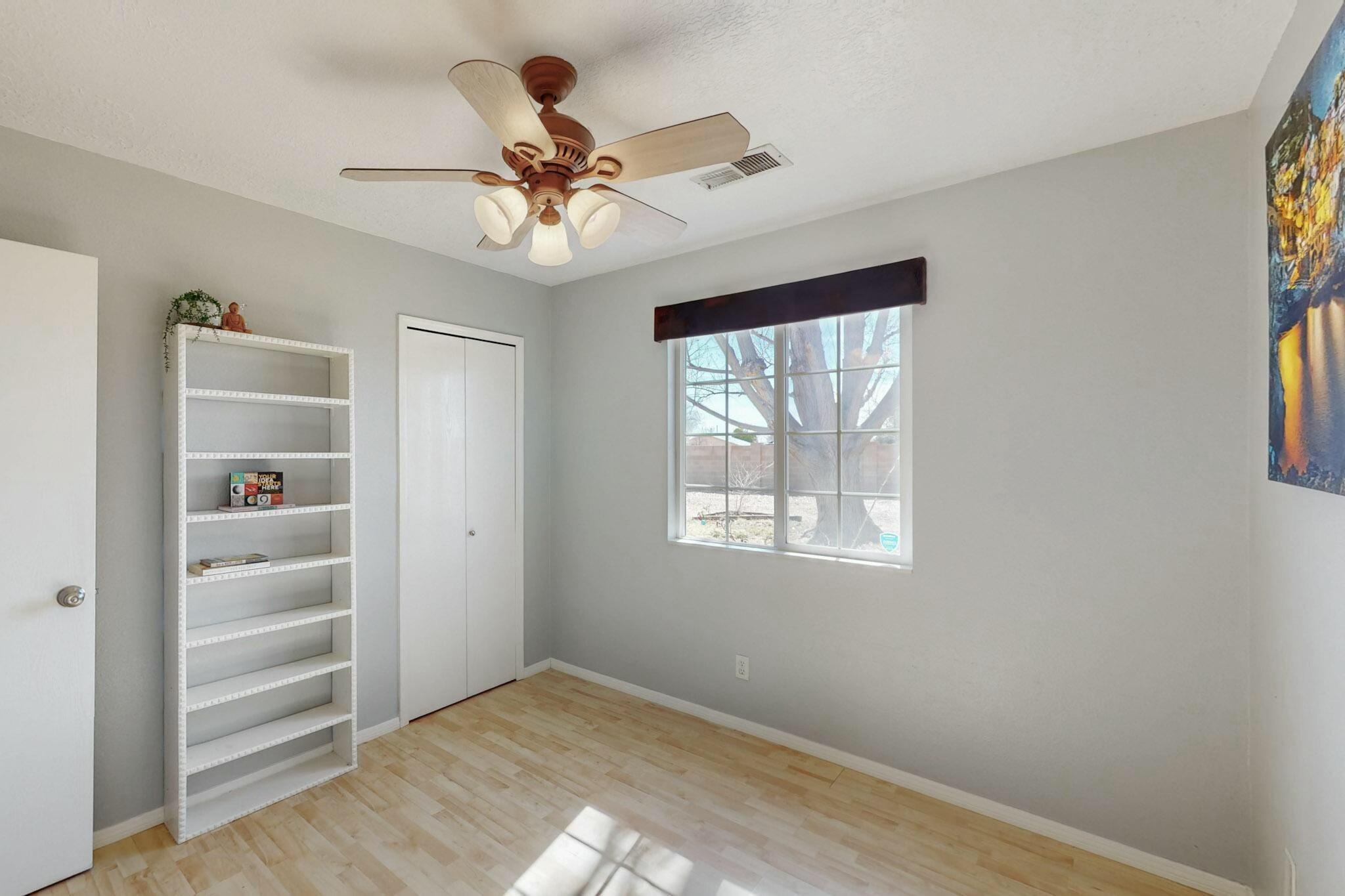 513 APACHE Loop SW