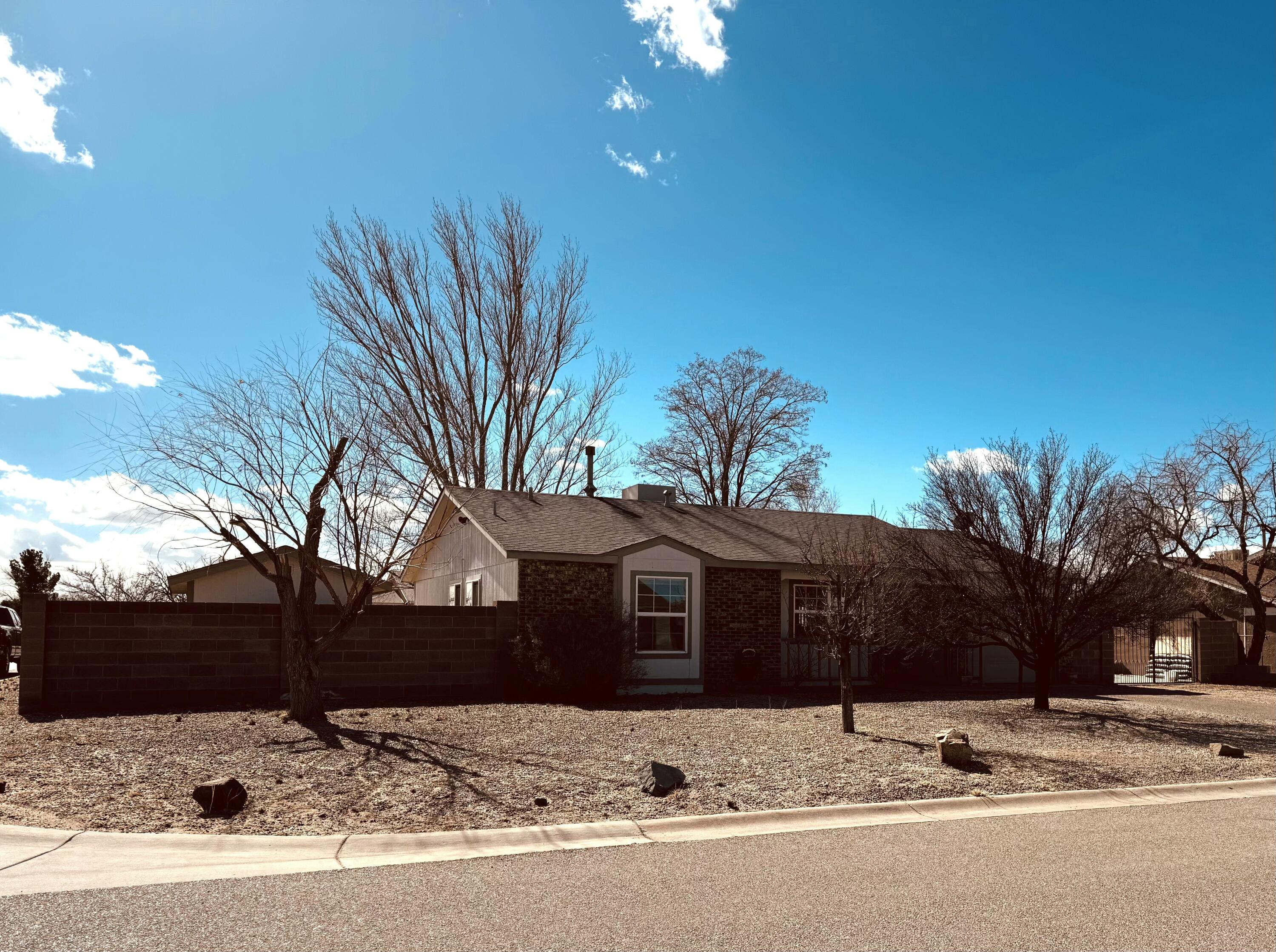 513 APACHE Loop SW