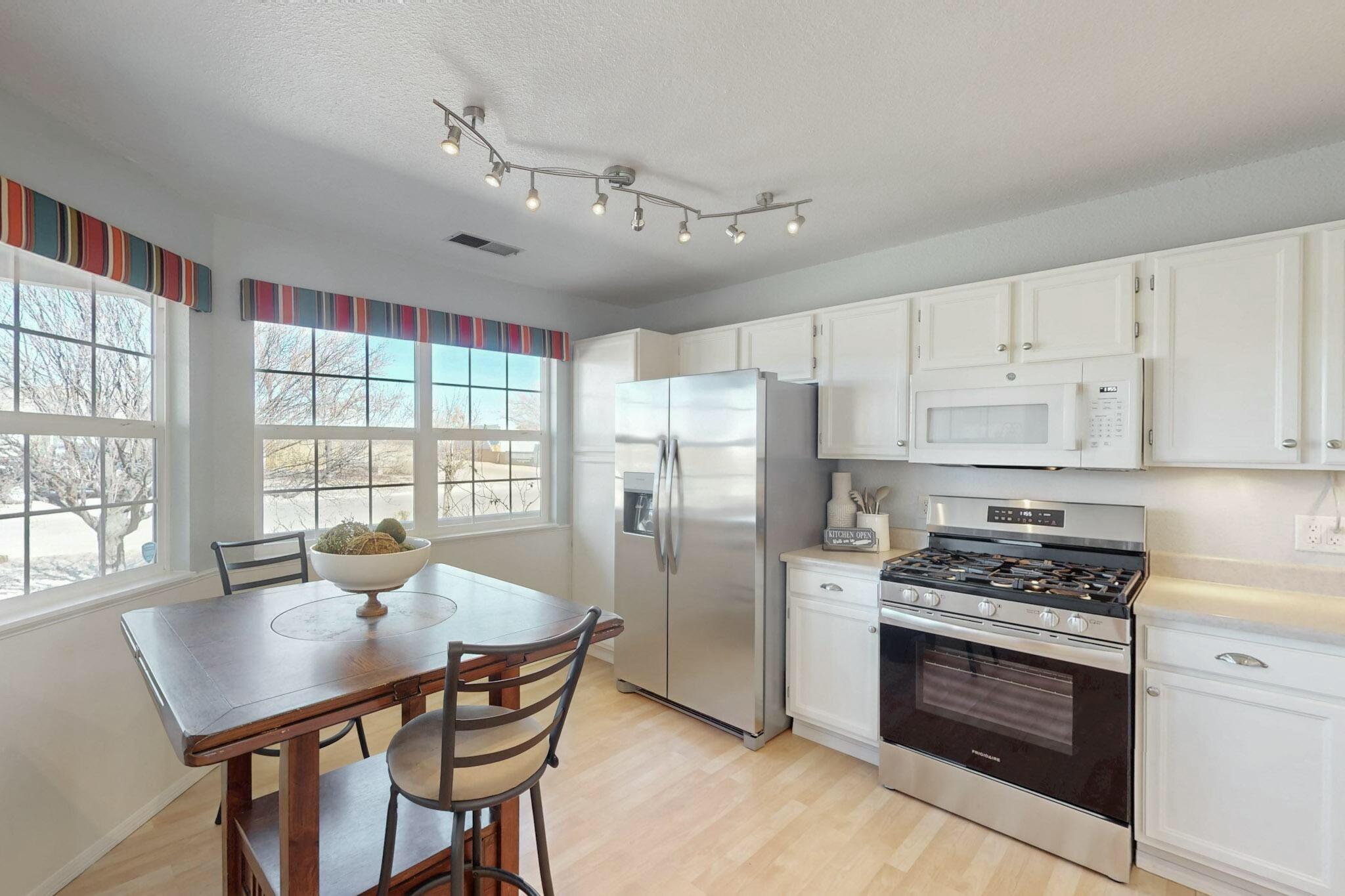 513 APACHE Loop SW