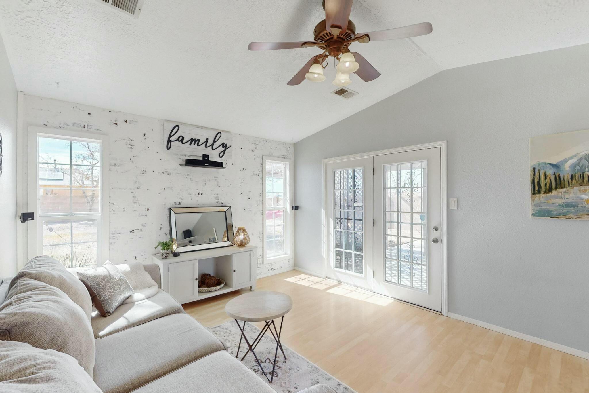 513 APACHE Loop SW