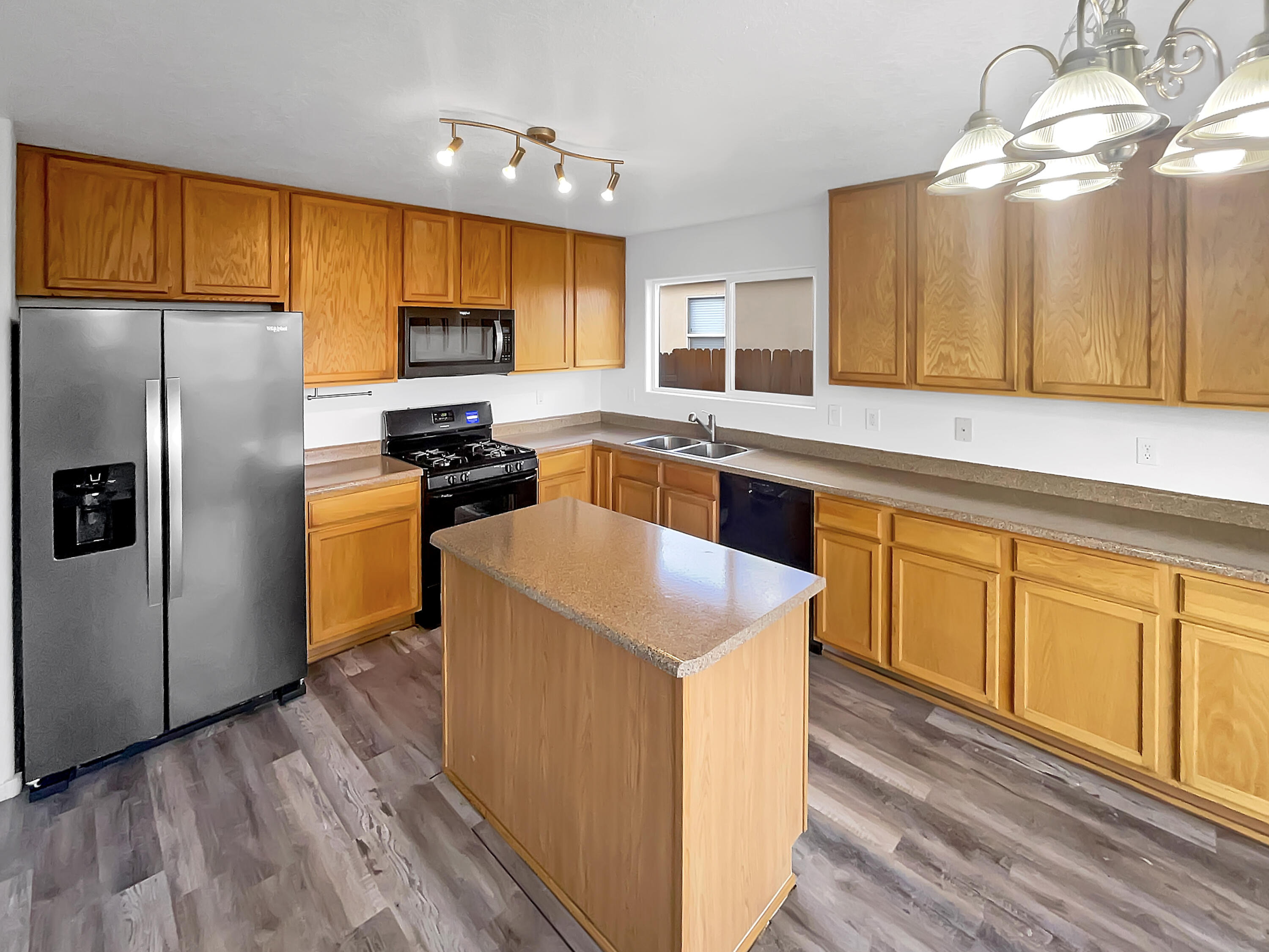 2105 SAGECREST Loop NE